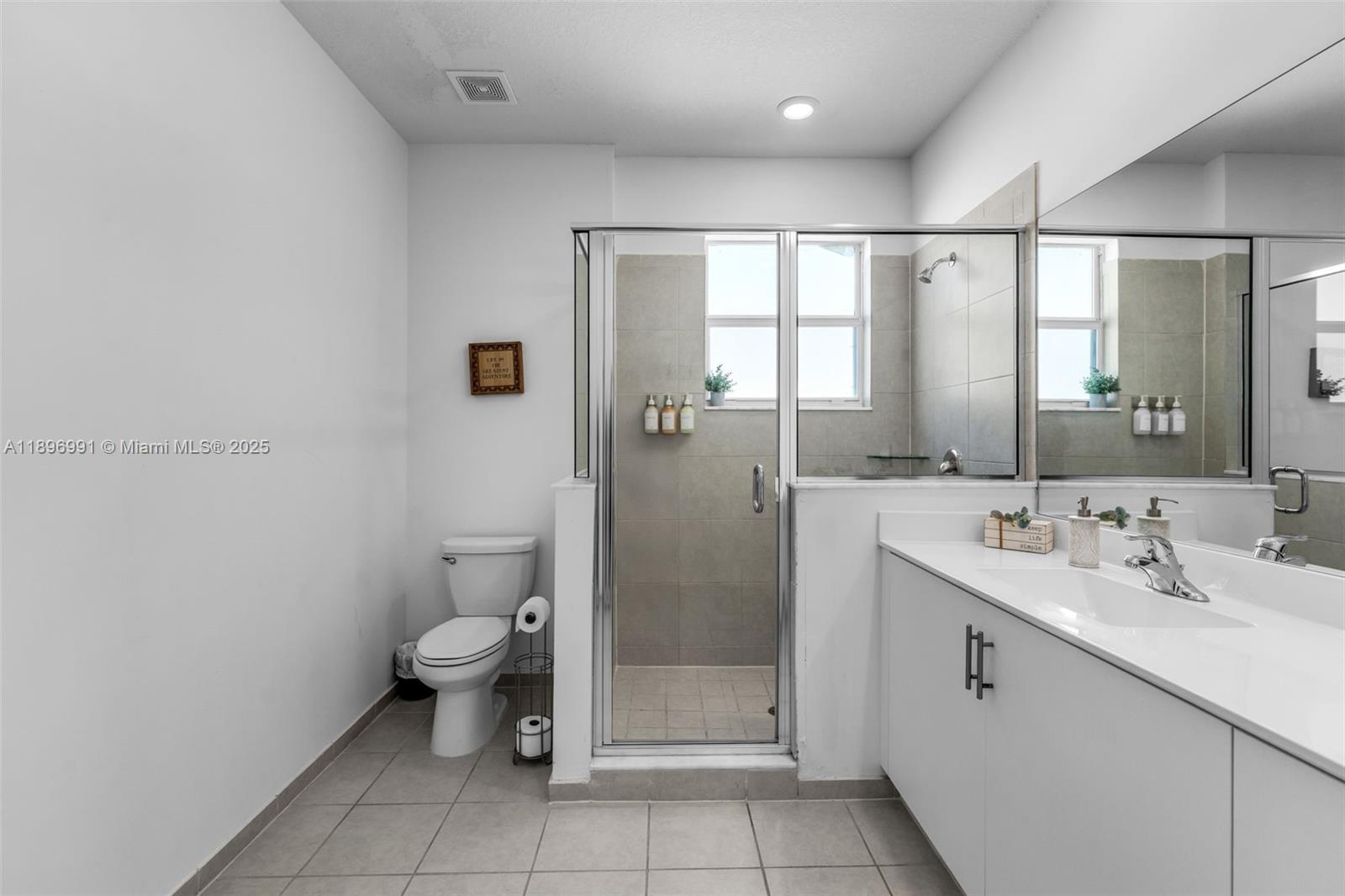 See details 2659 3 / 3 1695 sq. ft. $ 2025-11-07 0 Photo