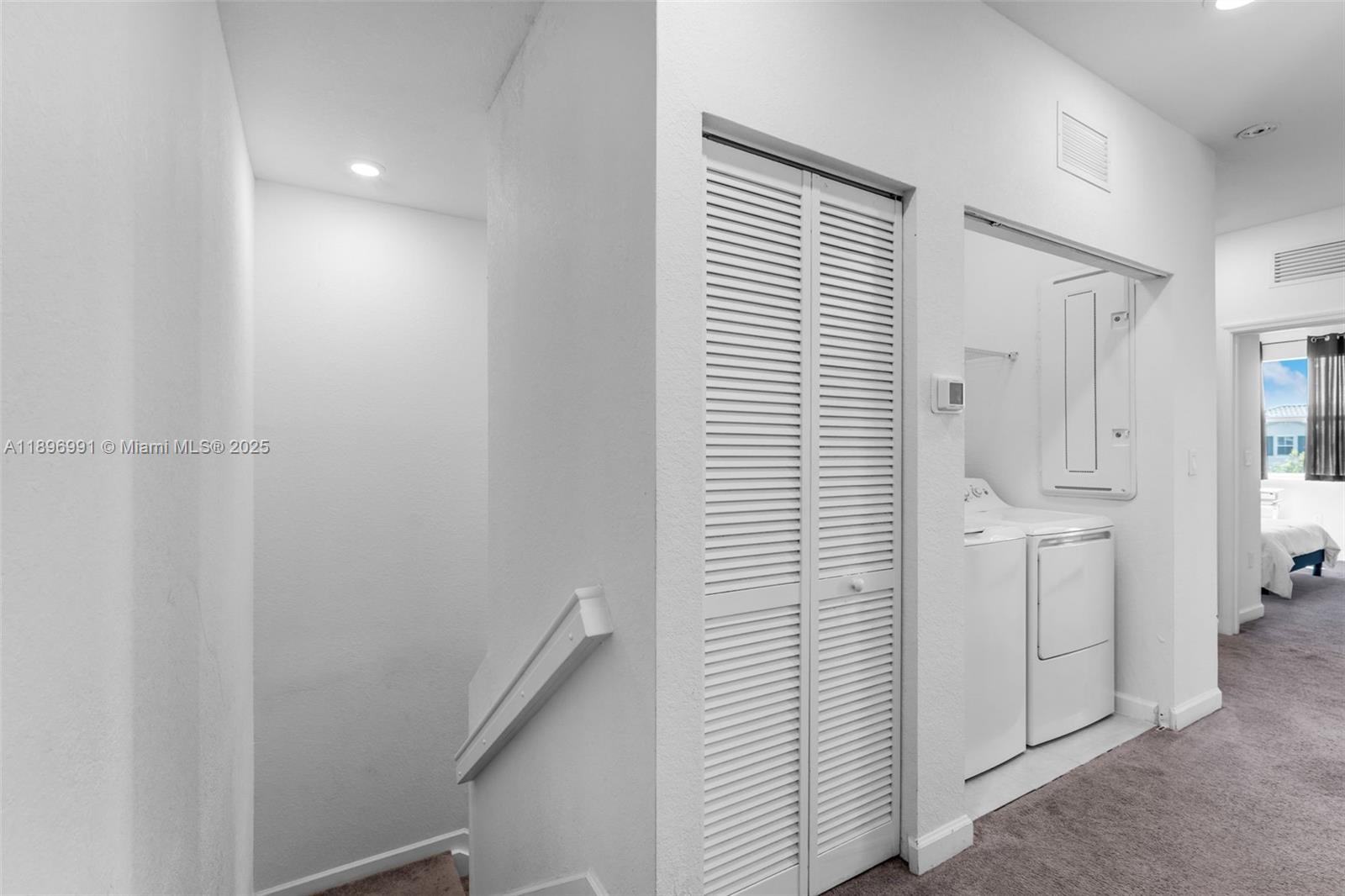 See details 2659 3 / 3 1695 sq. ft. $ 2025-11-07 0 Photo