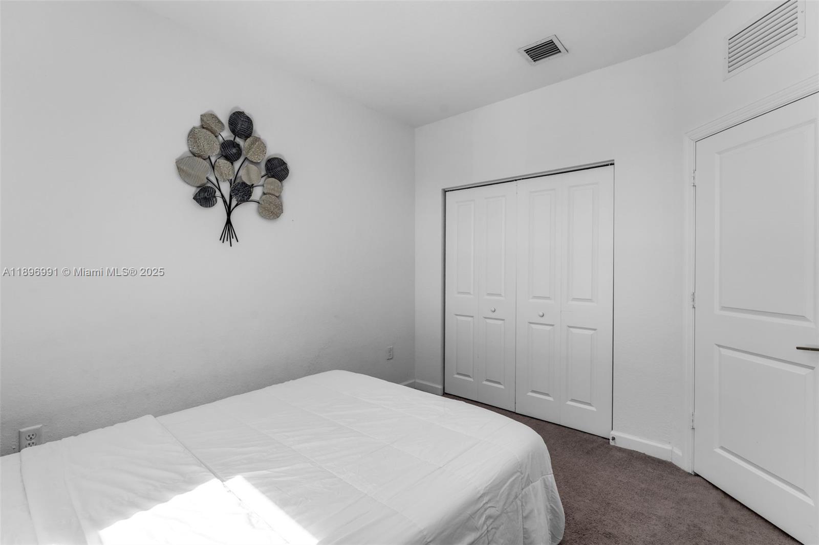 See details 2659 3 / 3 1695 sq. ft. $ 2025-11-07 0 Photo