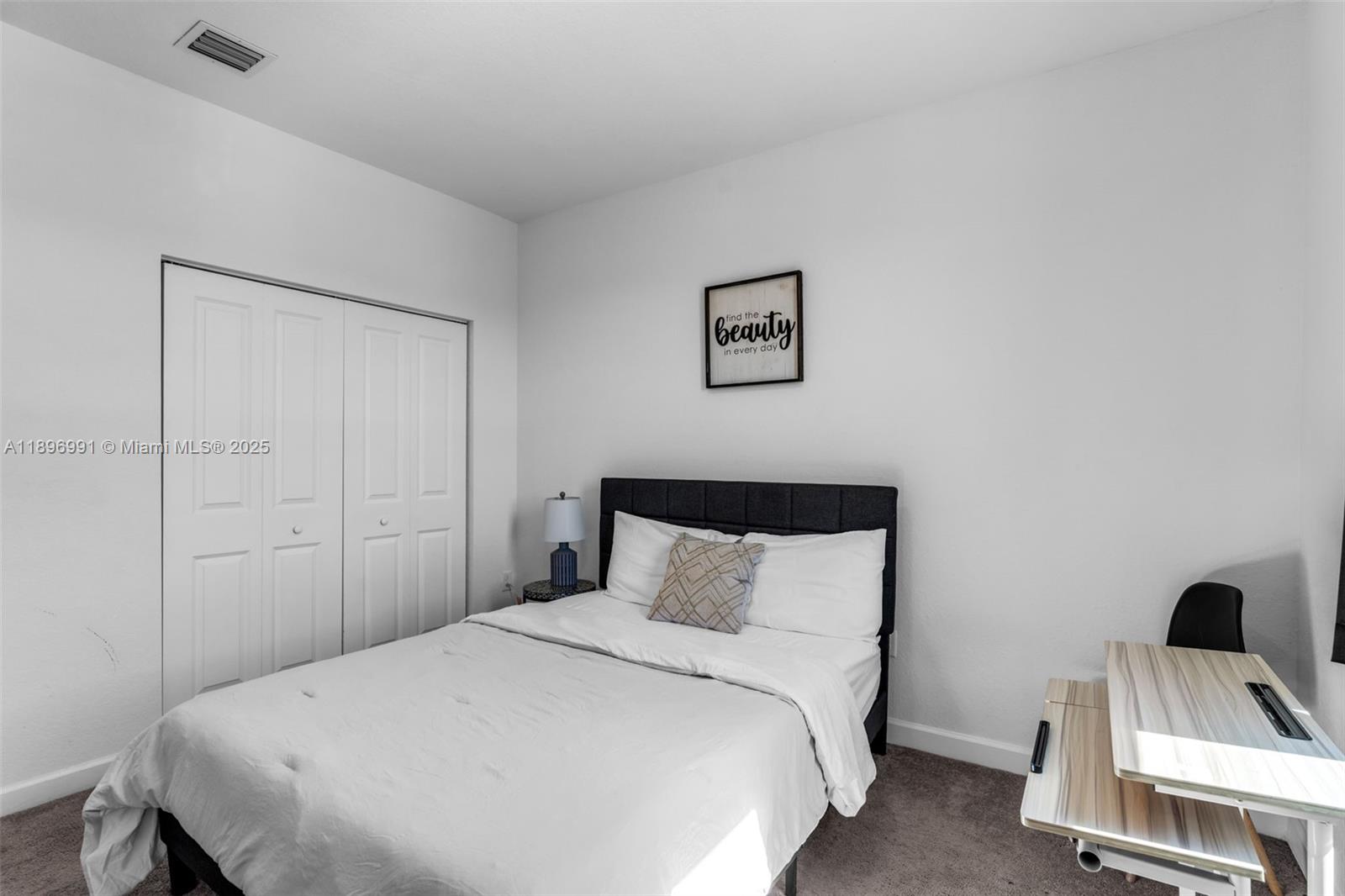 See details 2659 3 / 3 1695 sq. ft. $ 2025-11-07 0 Photo