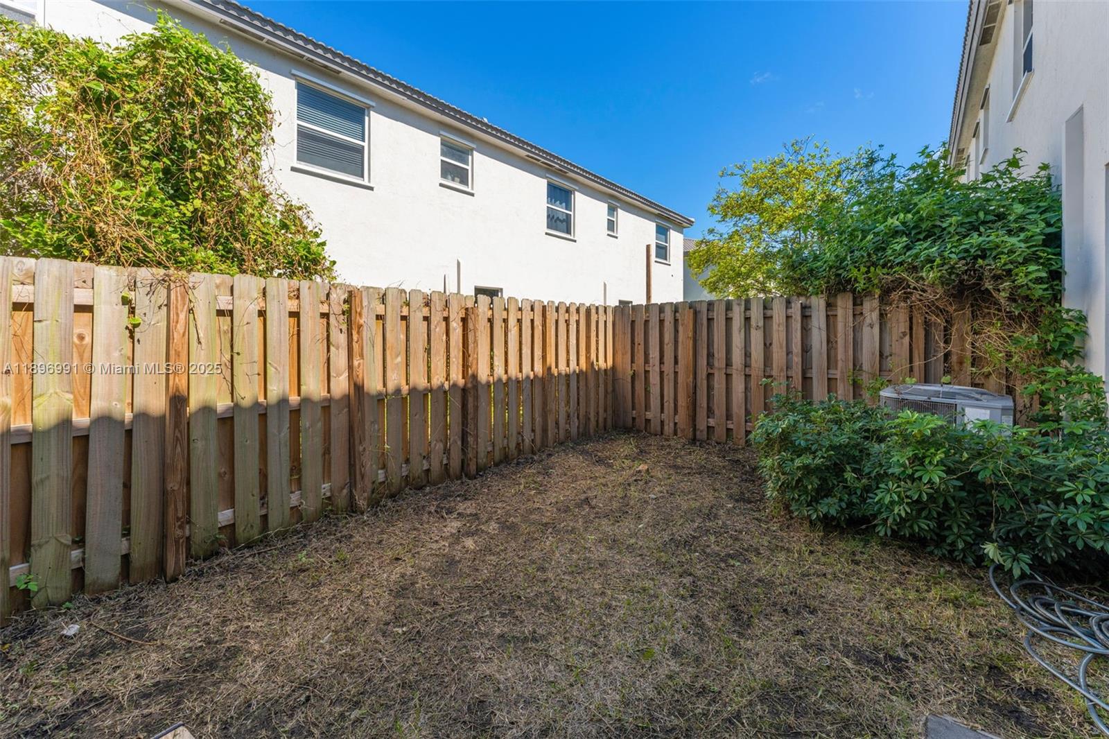 See details 2659 3 / 3 1695 sq. ft. $ 2025-11-07 0 Photo