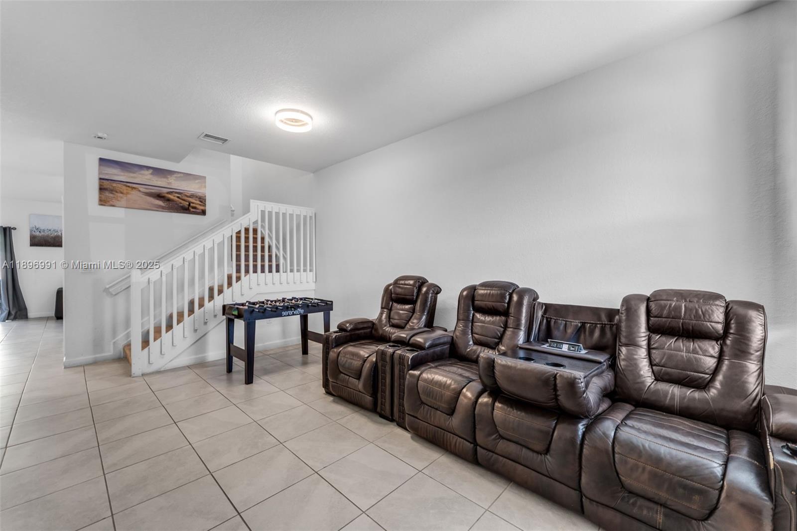 See details 2659 3 / 3 1695 sq. ft. $ 2025-11-07 0 Photo