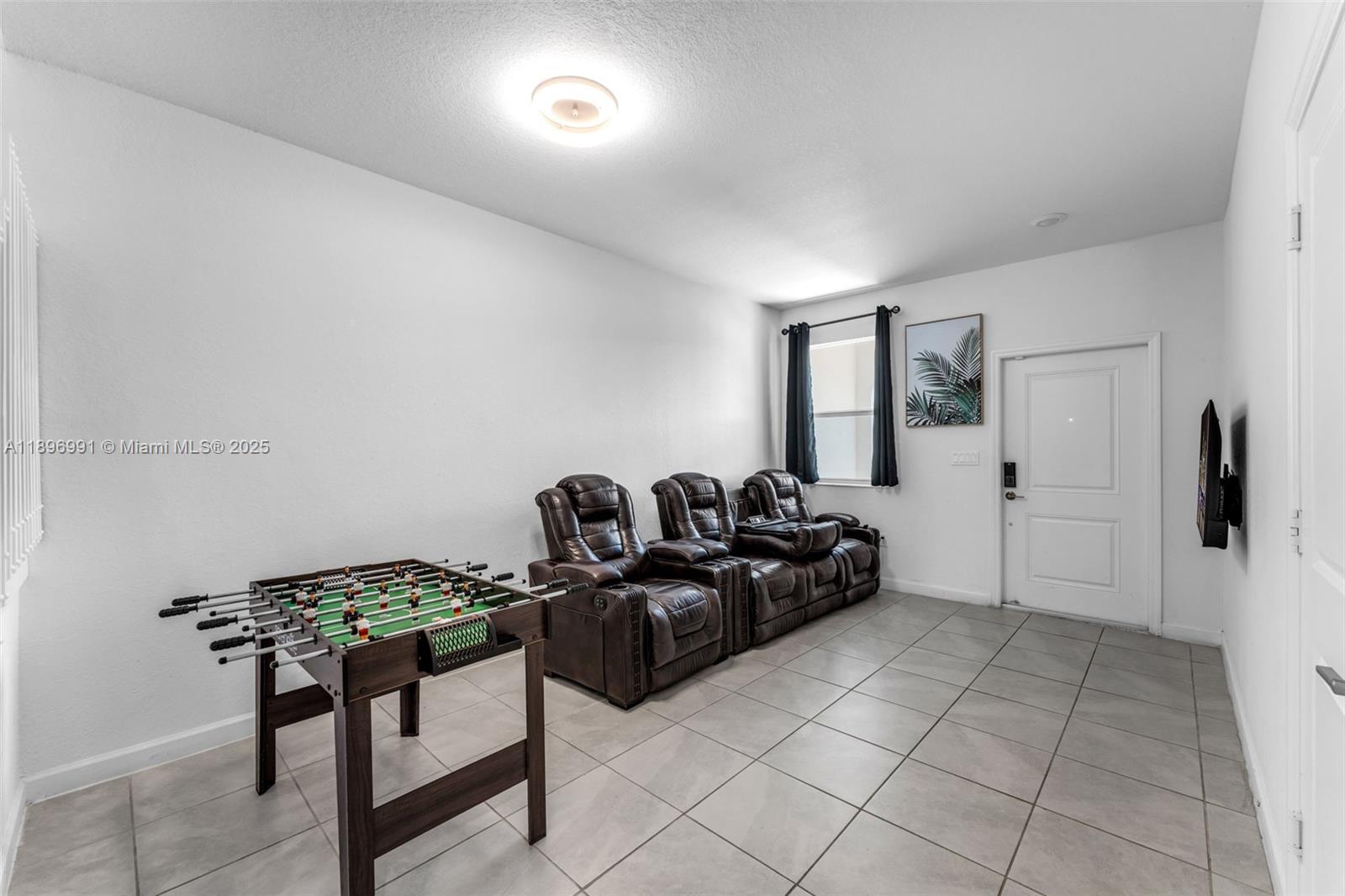 See details 2659 3 / 3 1695 sq. ft. $ 2025-11-07 0 Photo