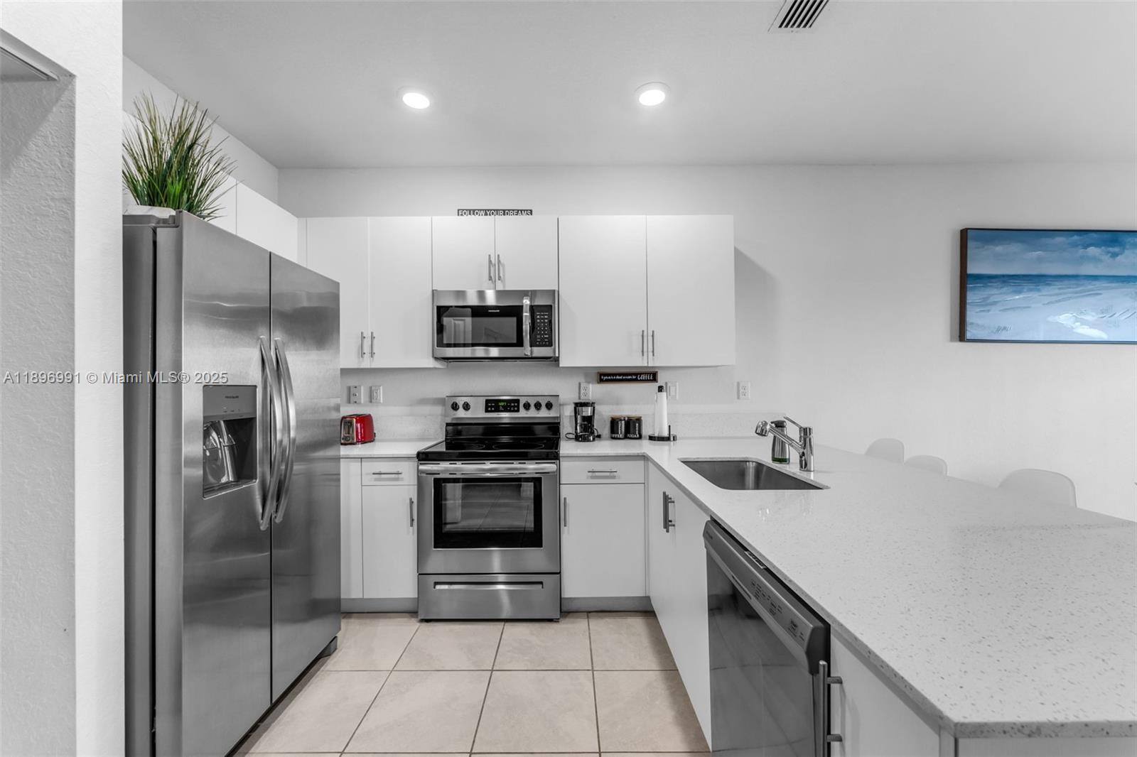 See details 2659 3 / 3 1695 sq. ft. $ 2025-11-07 0 Photo