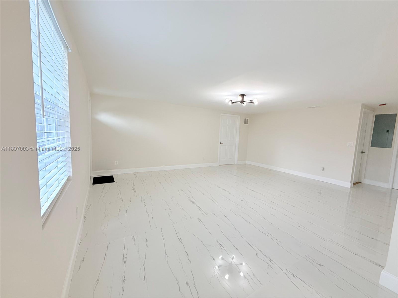 See details / 2022 sq. ft. $ 2025-10-15 0 Photo