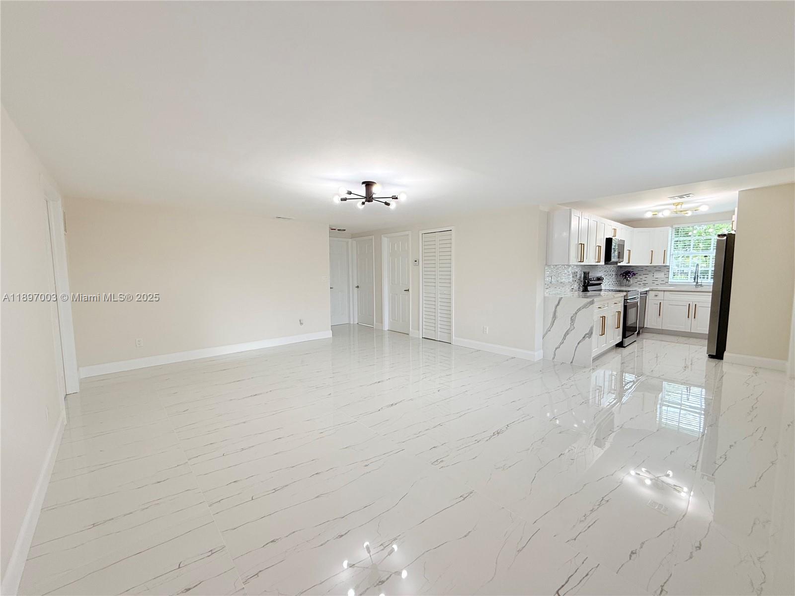 See details / 2022 sq. ft. $ 2025-10-15 0 Photo