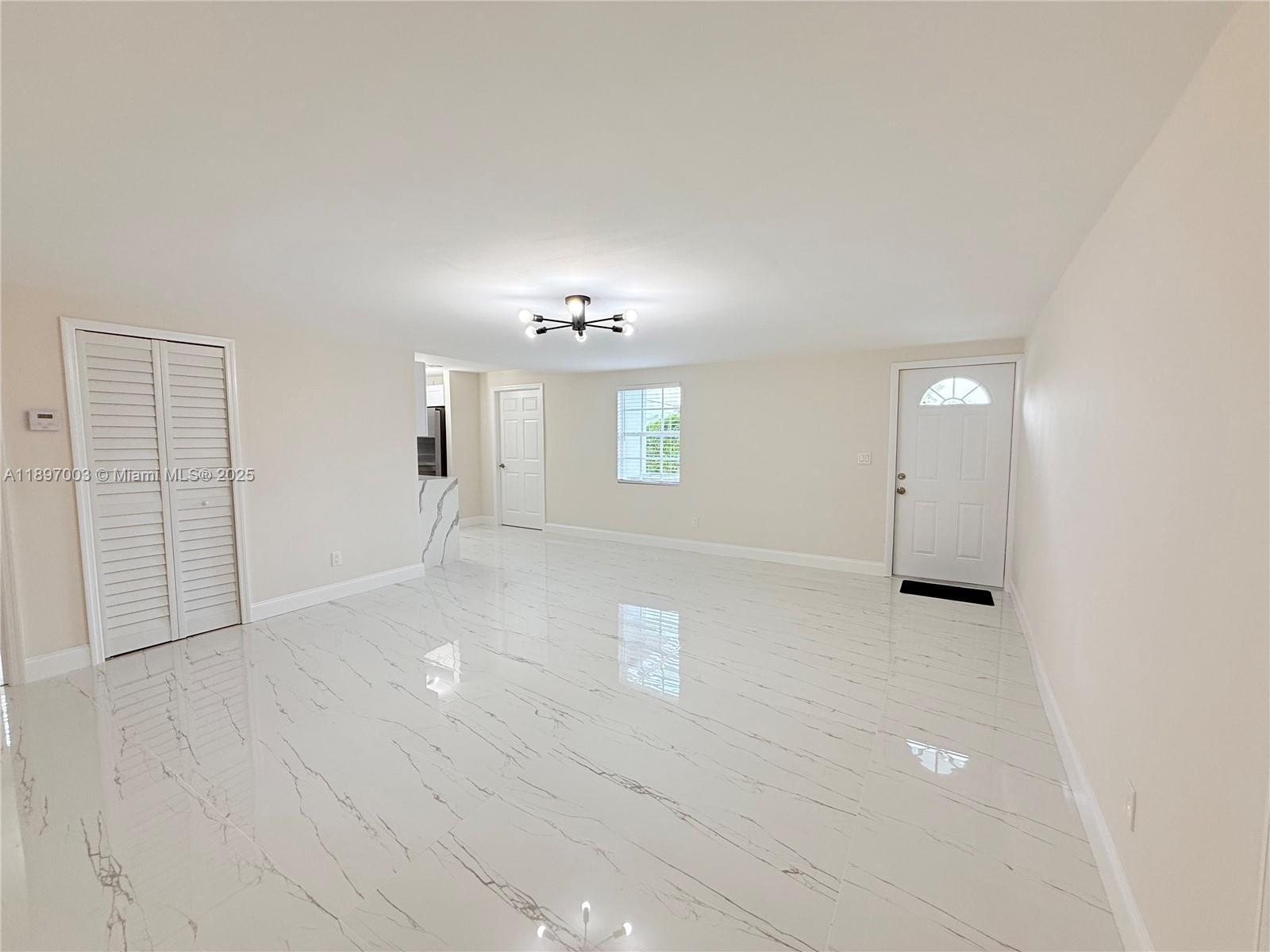 See details / 2022 sq. ft. $ 2025-10-15 0 Photo