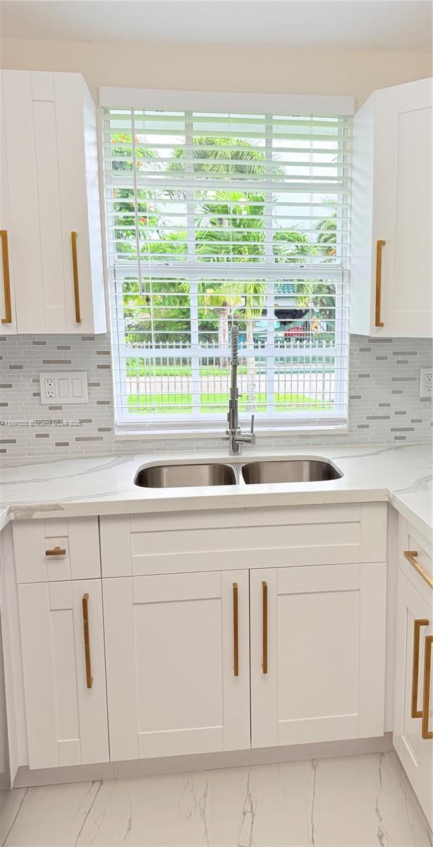 See details / 2022 sq. ft. $ 2025-10-15 0 Photo