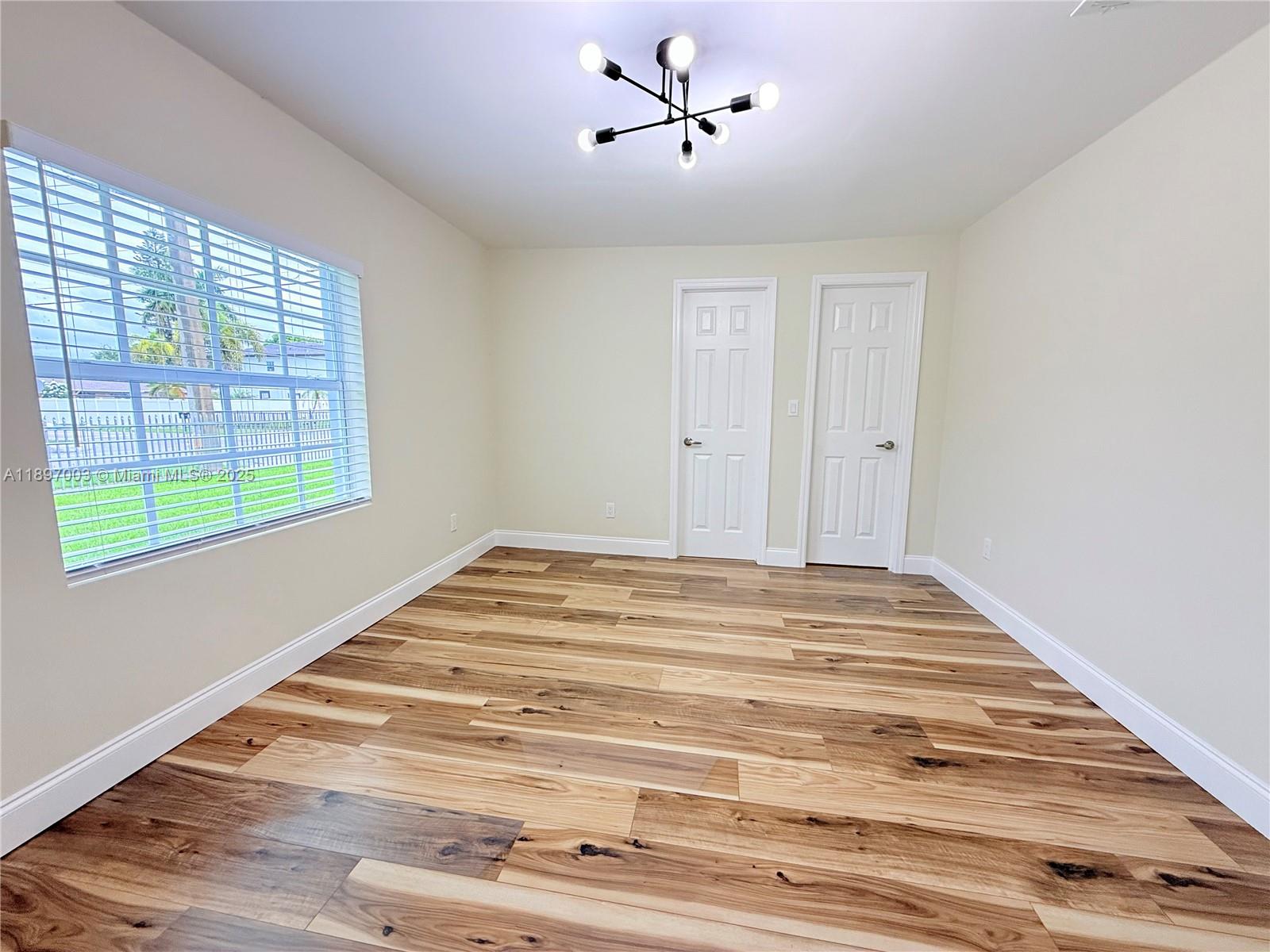 See details / 2022 sq. ft. $ 2025-10-15 0 Photo