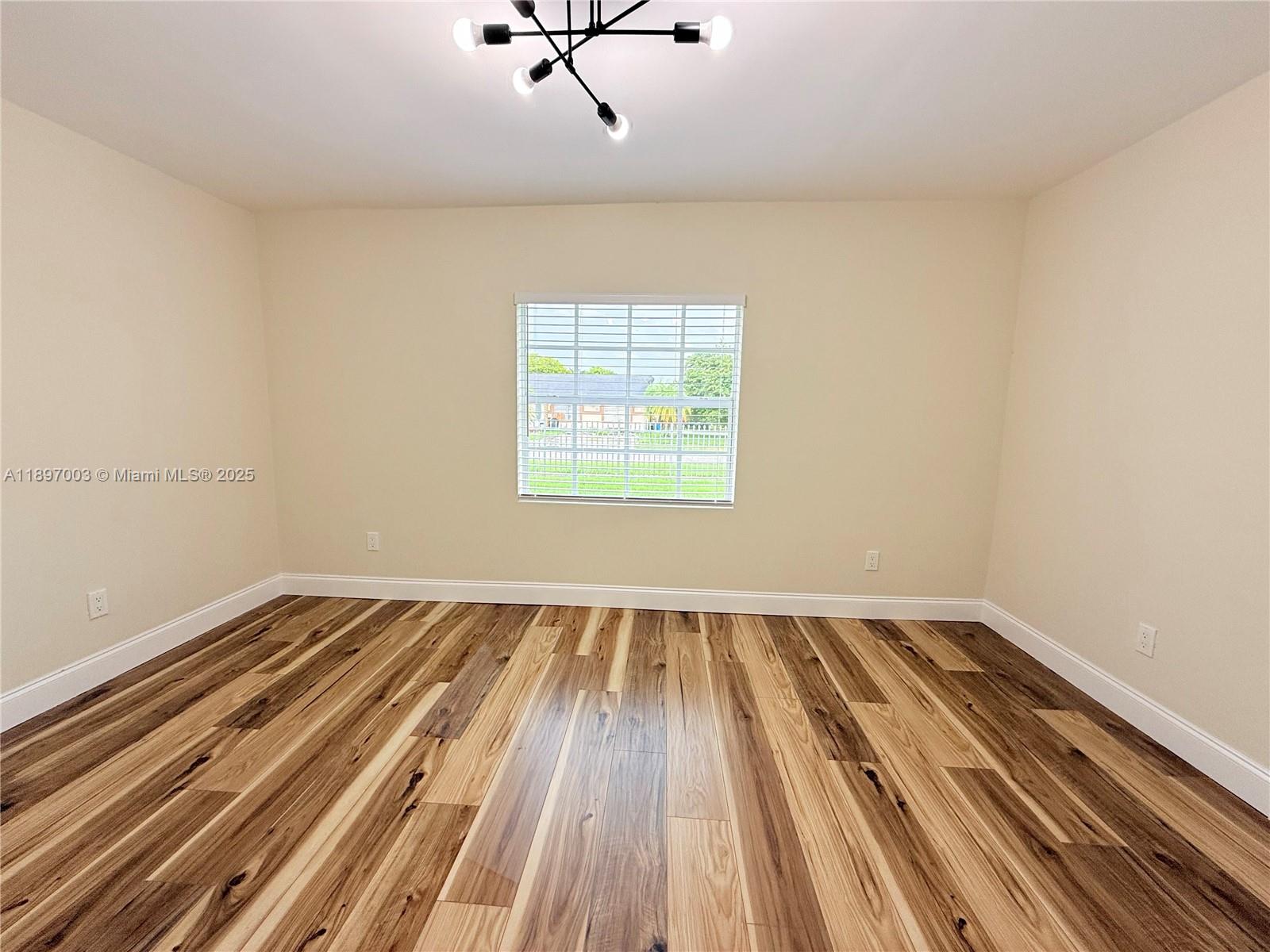 See details / 2022 sq. ft. $ 2025-10-15 0 Photo