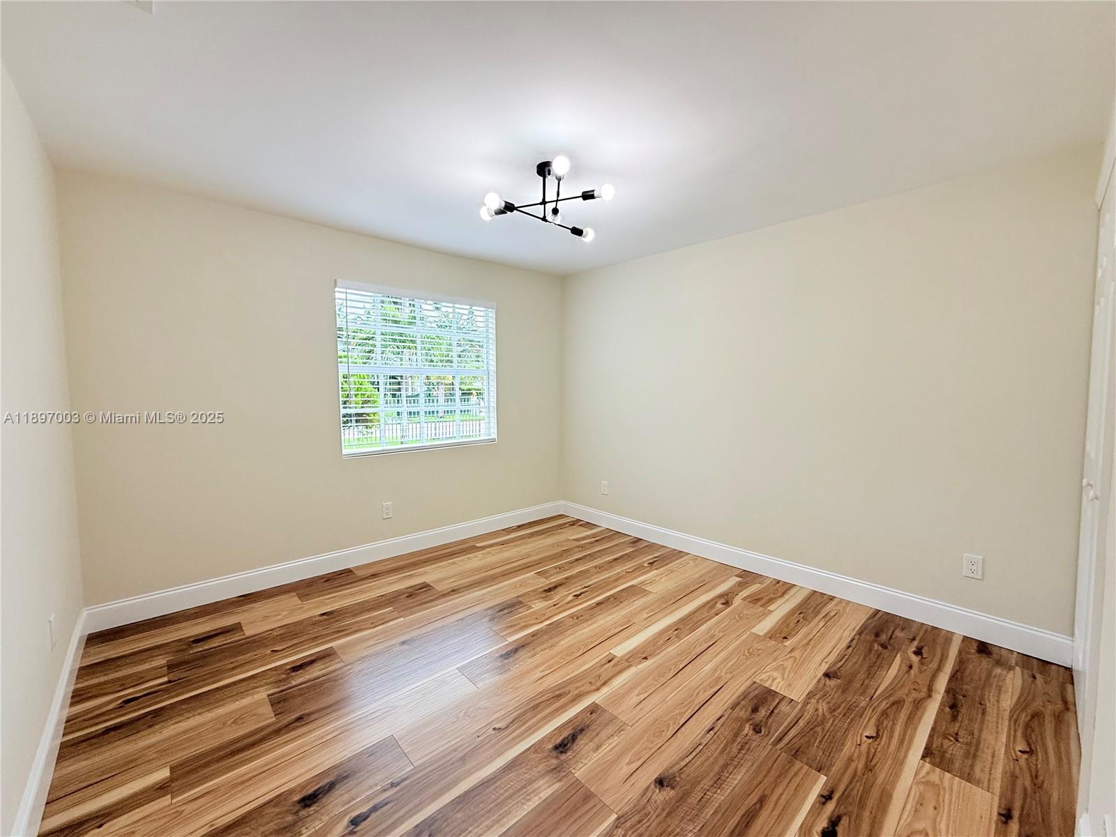 See details / 2022 sq. ft. $ 2025-10-15 0 Photo