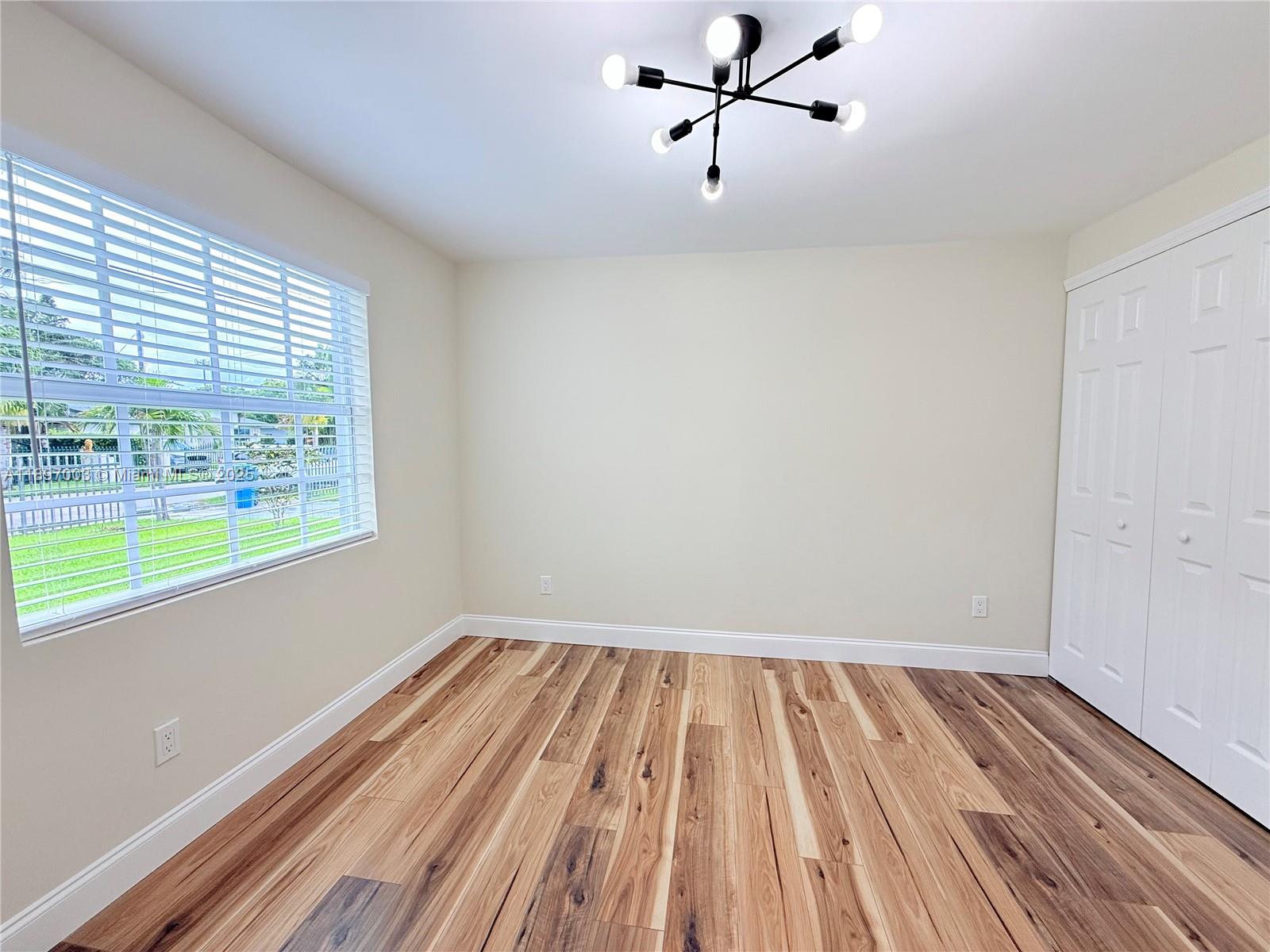 See details / 2022 sq. ft. $ 2025-10-15 0 Photo
