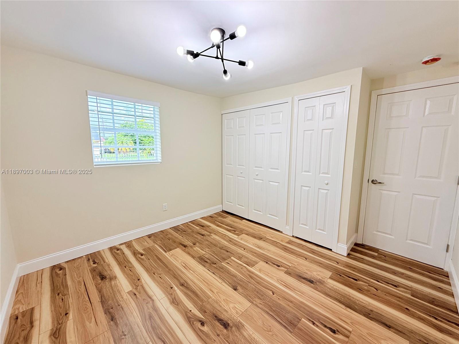 See details / 2022 sq. ft. $ 2025-10-15 0 Photo