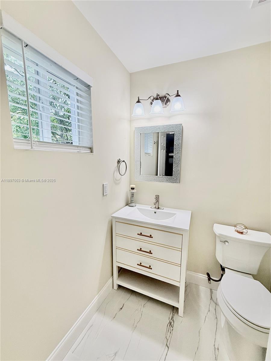 See details / 2022 sq. ft. $ 2025-10-15 0 Photo