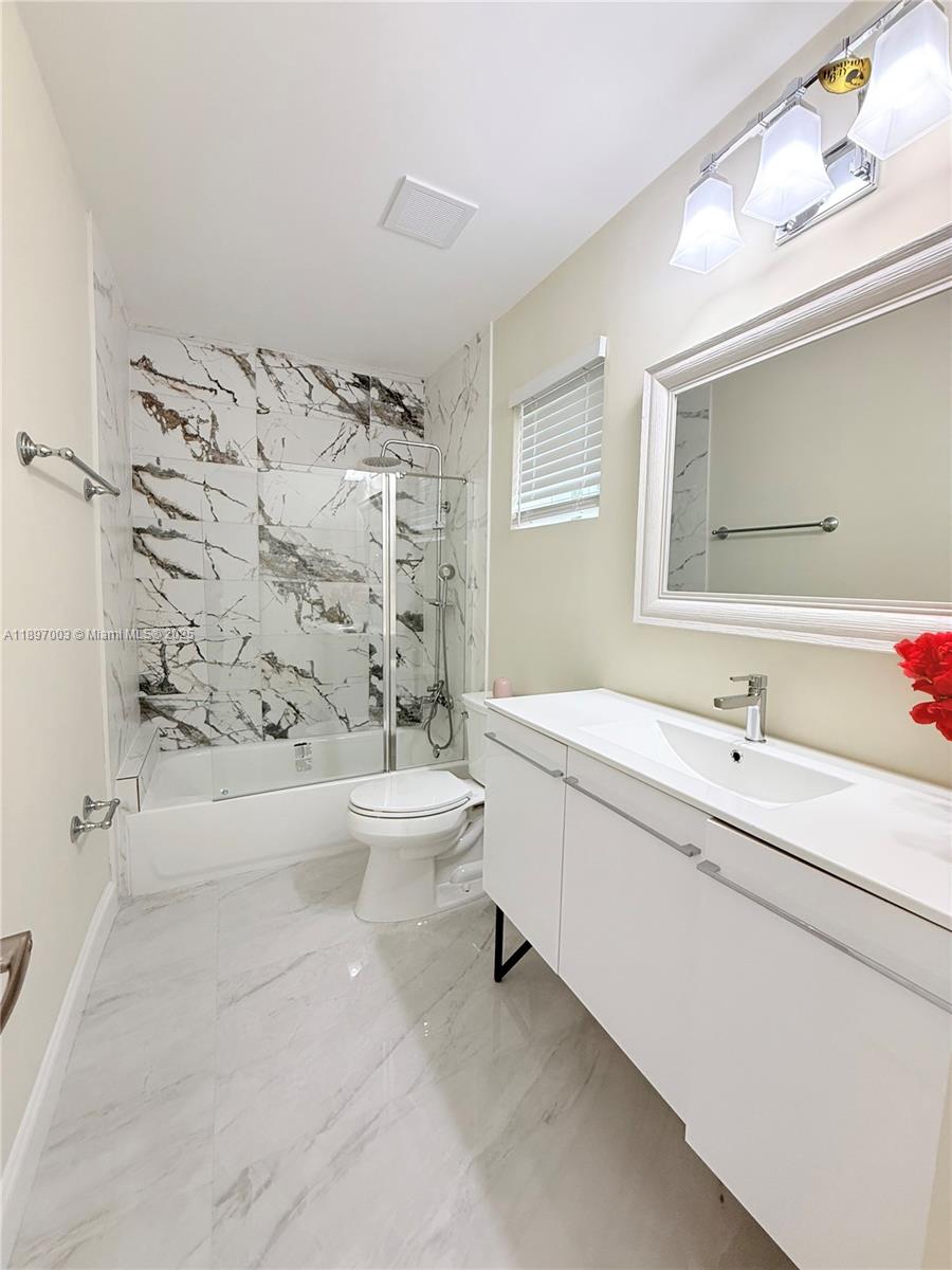 See details / 2022 sq. ft. $ 2025-10-15 0 Photo