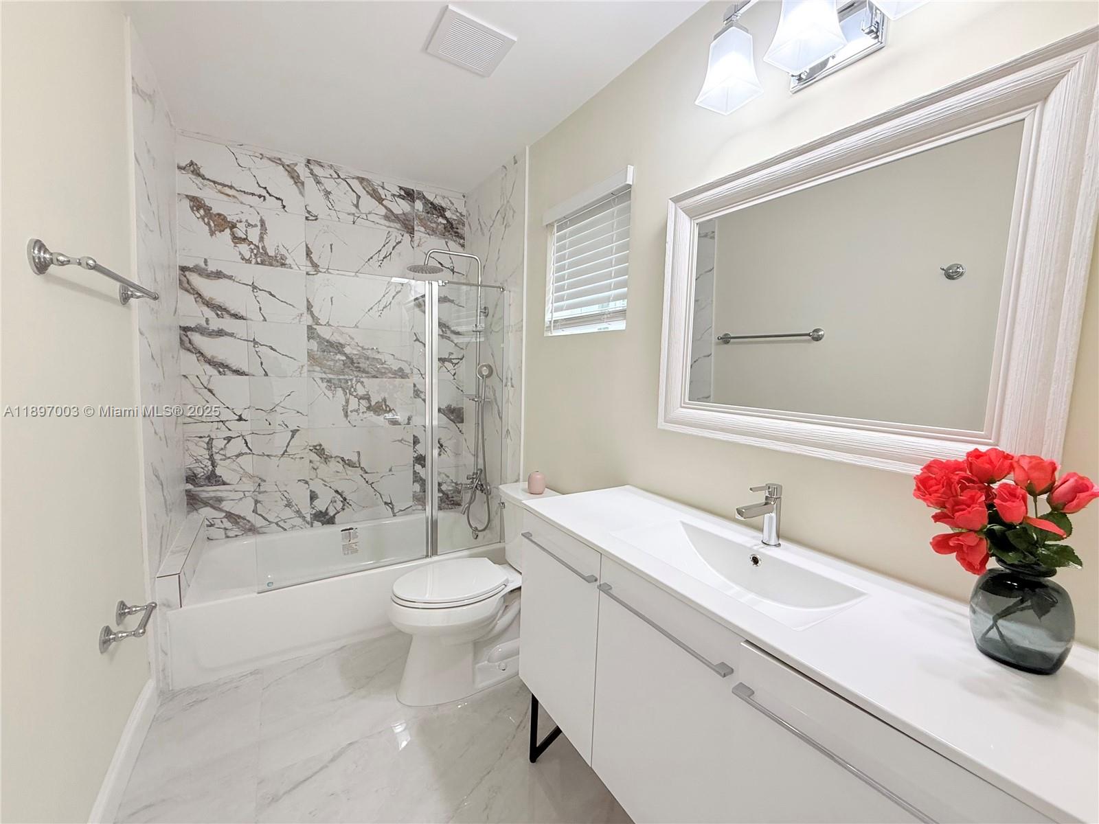 See details / 2022 sq. ft. $ 2025-10-15 0 Photo