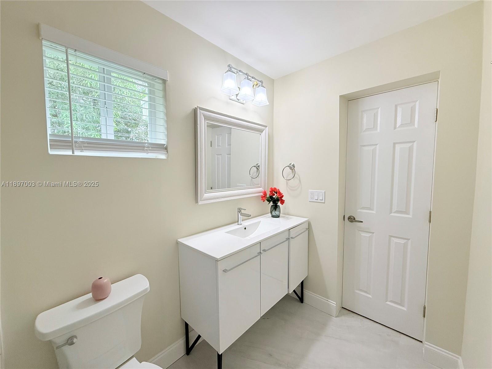 See details / 2022 sq. ft. $ 2025-10-15 0 Photo