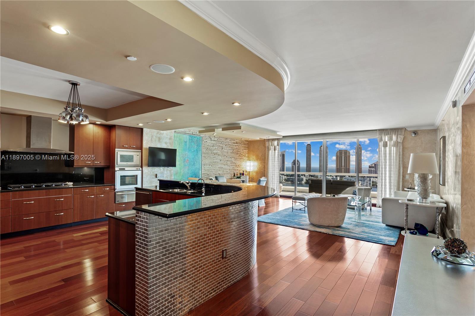 See details 2507 3 / 4 2840 sq. ft. $ 2025-10-15 0 Photo