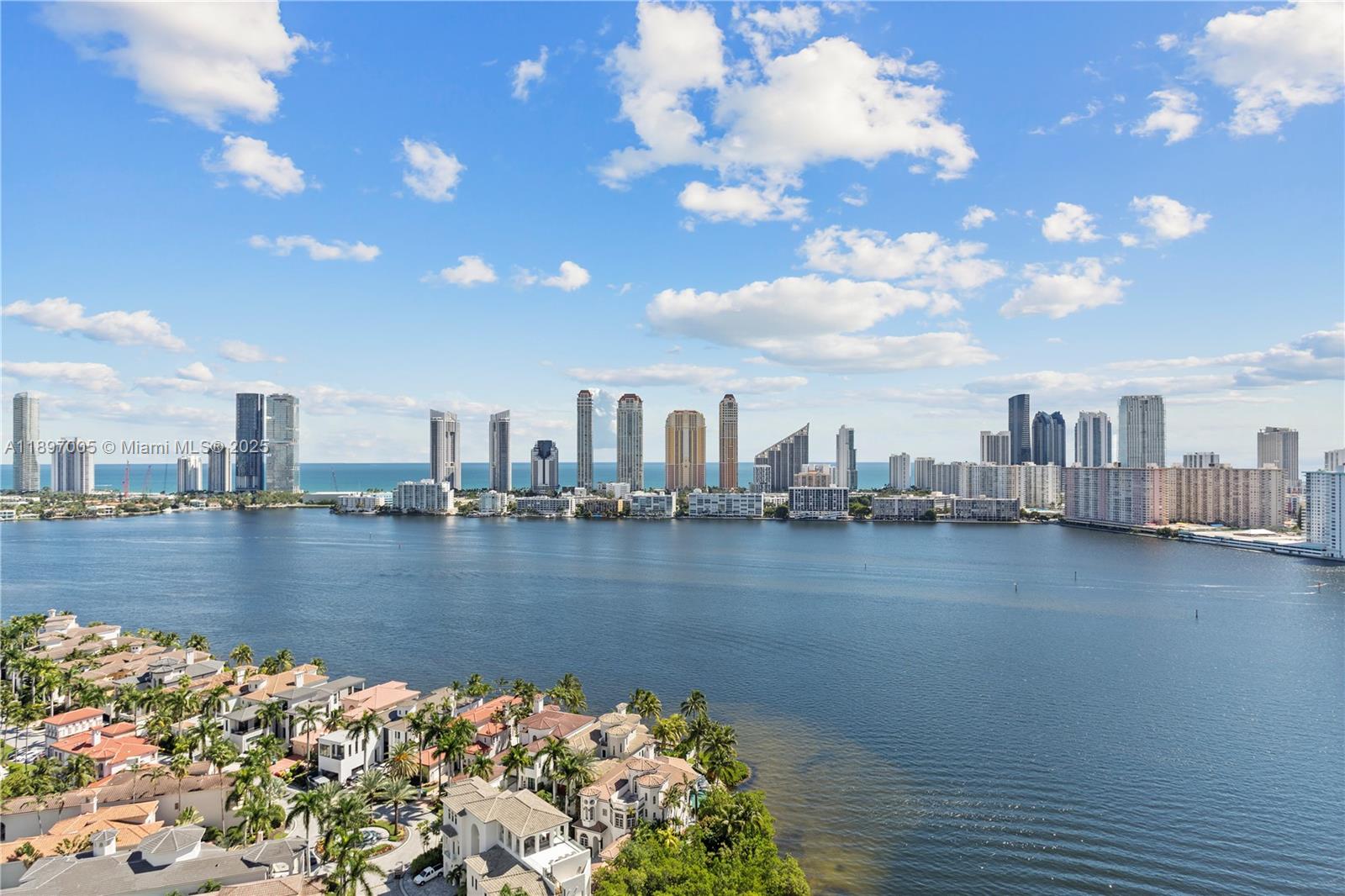 See details 2507 3 / 4 2840 sq. ft. $ 2025-10-15 0 Photo