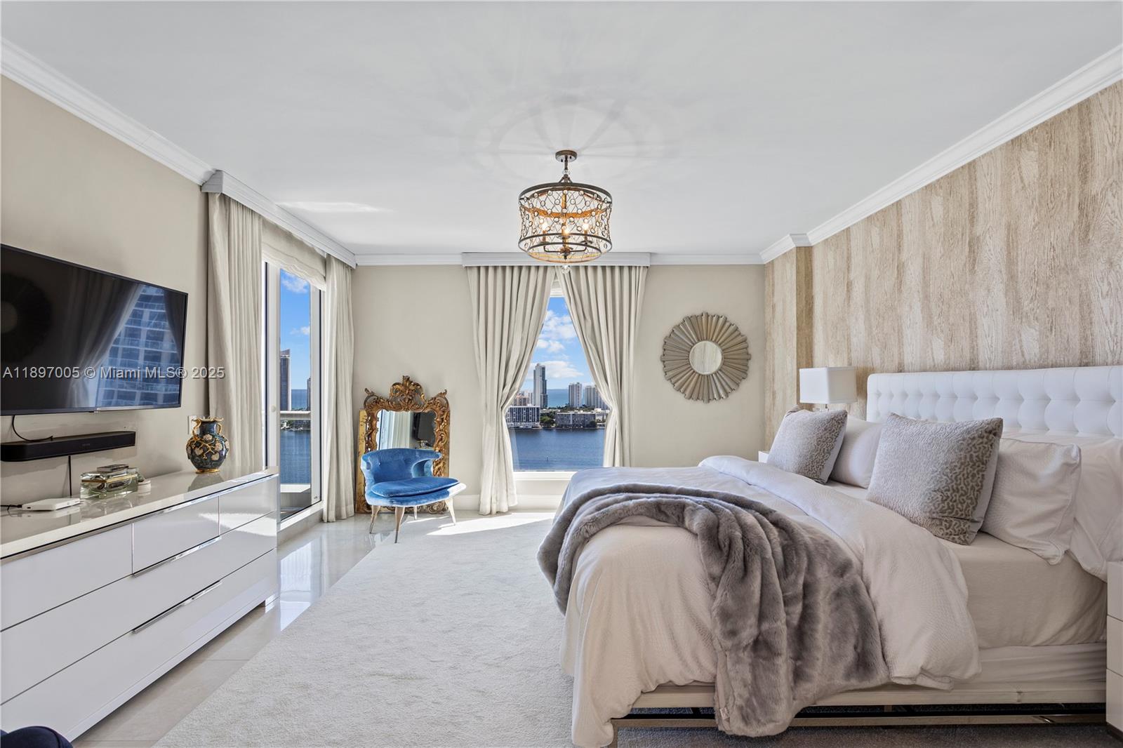 See details 2507 3 / 4 2840 sq. ft. $ 2025-10-15 0 Photo