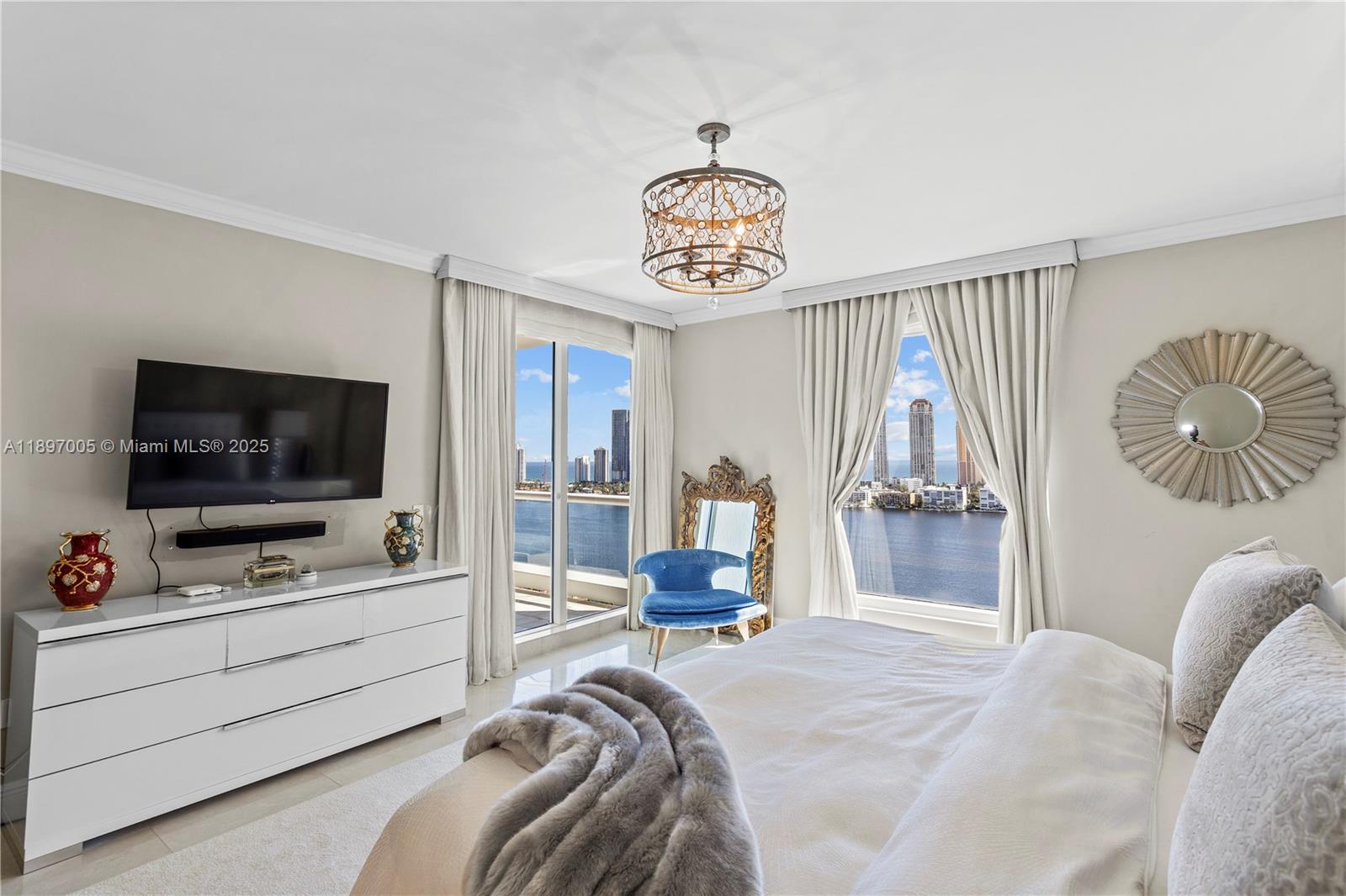 See details 2507 3 / 4 2840 sq. ft. $ 2025-10-15 0 Photo