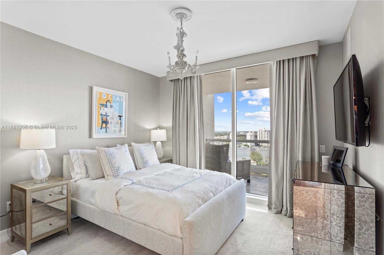 See details 2507 3 / 4 2840 sq. ft. $ 2025-10-15 0 Photo