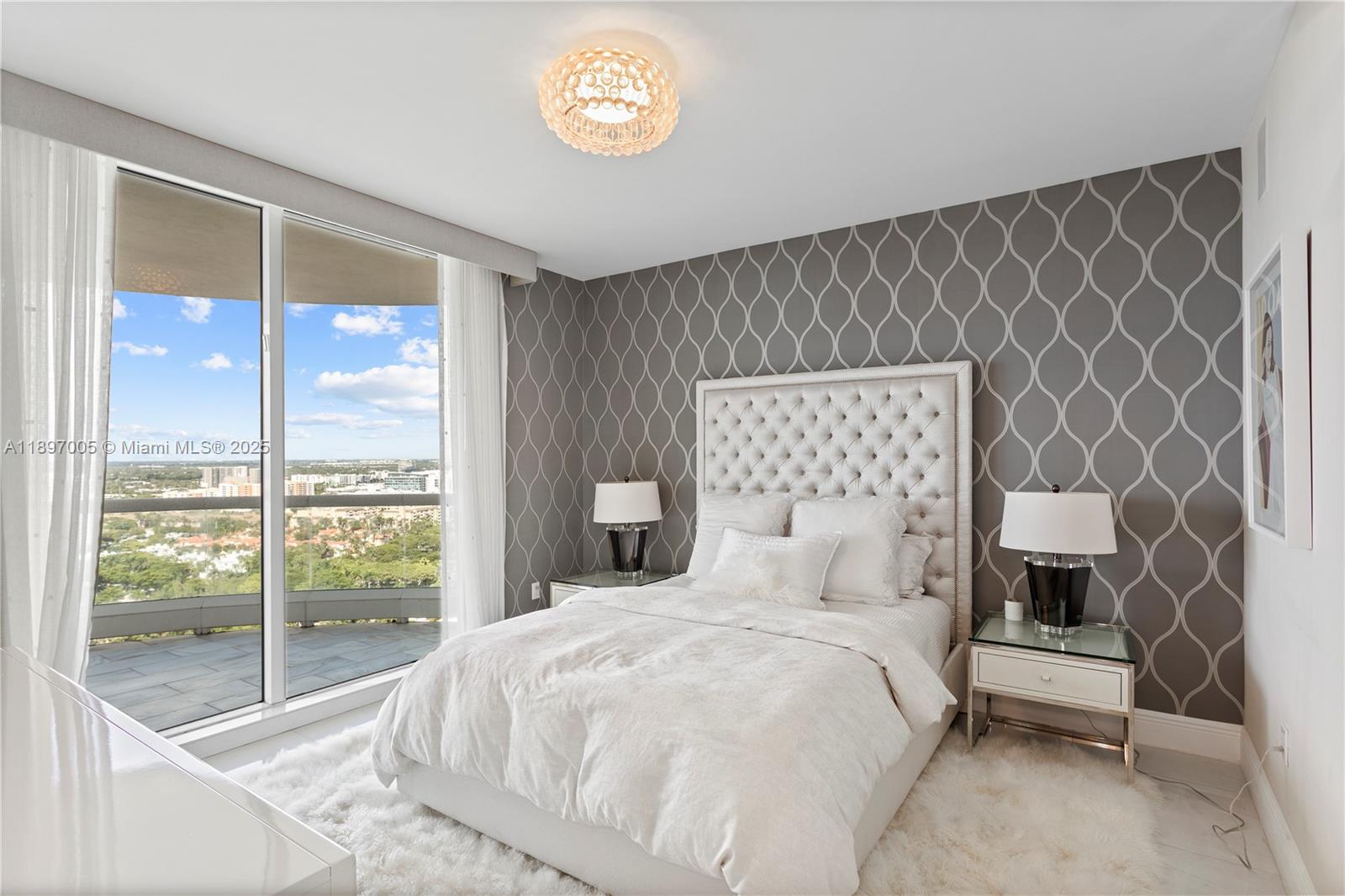 See details 2507 3 / 4 2840 sq. ft. $ 2025-10-15 0 Photo