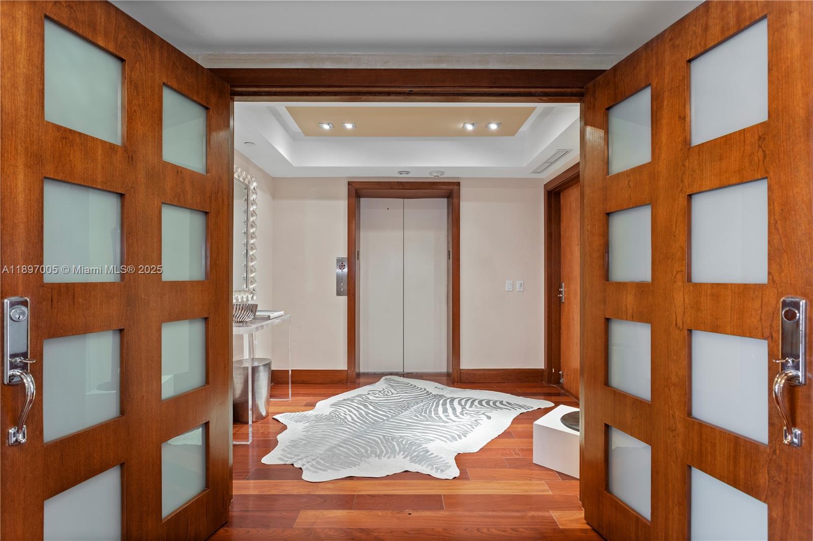 See details 2507 3 / 4 2840 sq. ft. $ 2025-10-15 0 Photo