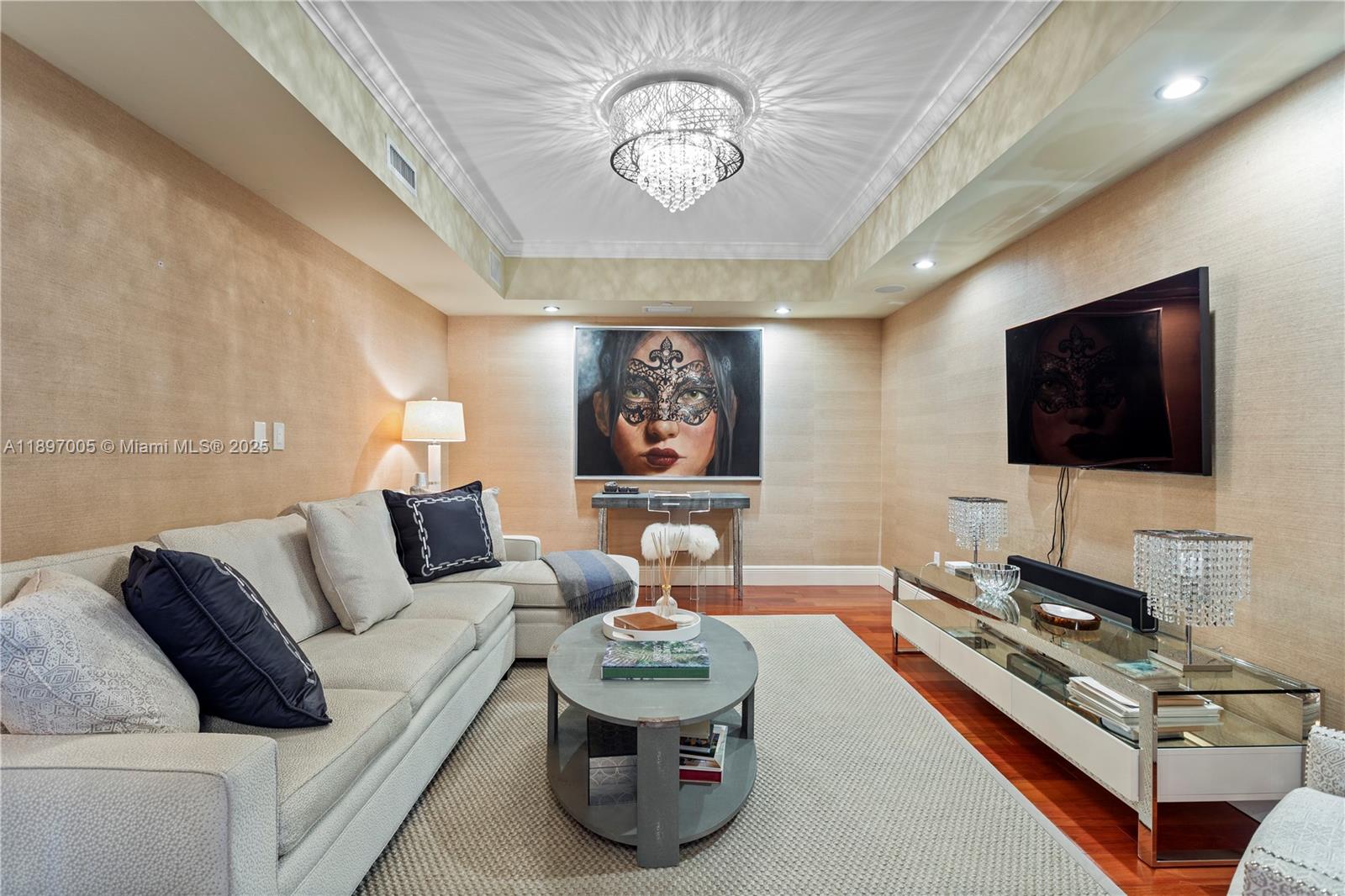 See details 2507 3 / 4 2840 sq. ft. $ 2025-10-15 0 Photo