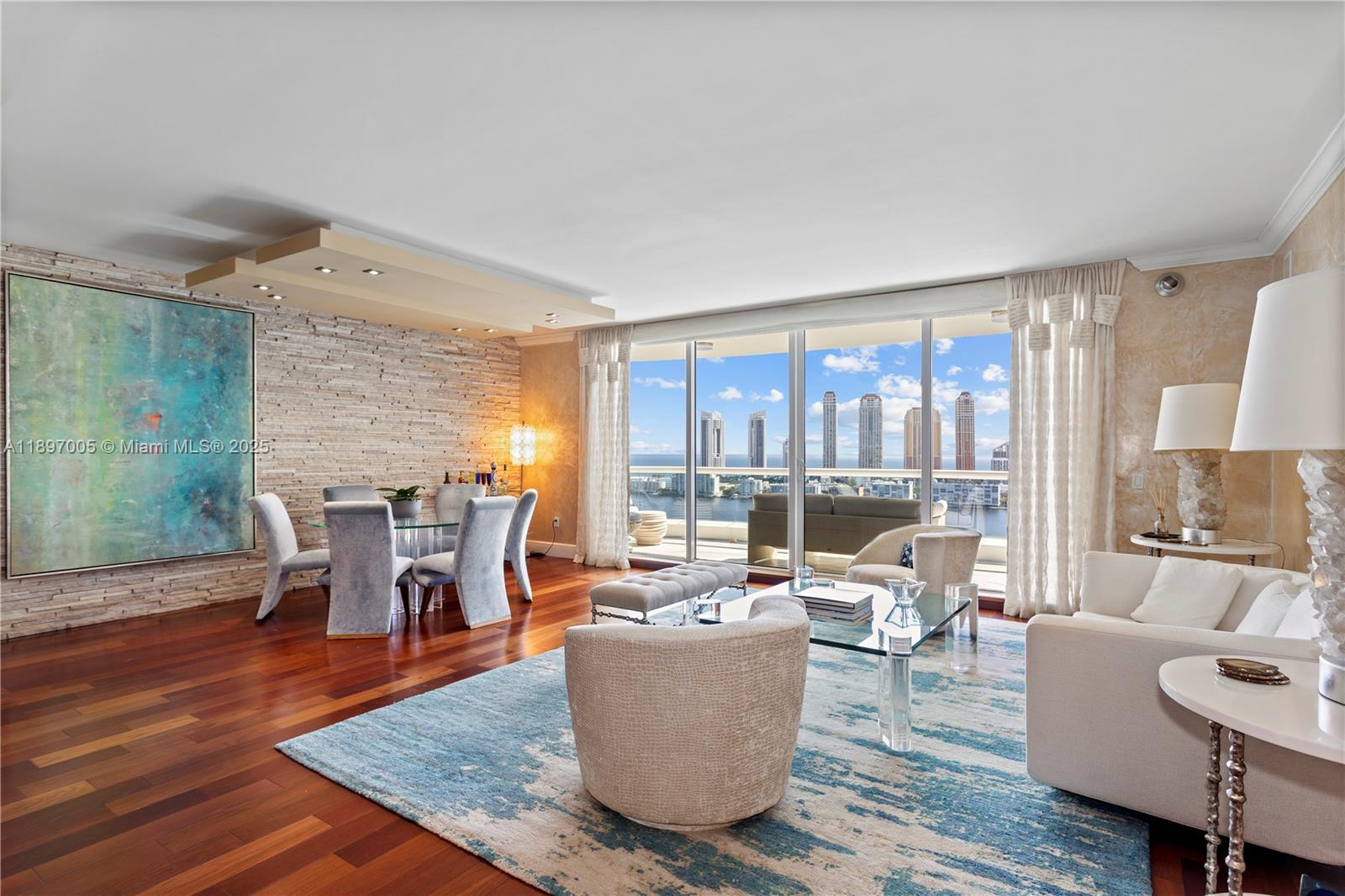 See details 2507 3 / 4 2840 sq. ft. $ 2025-10-15 0 Photo