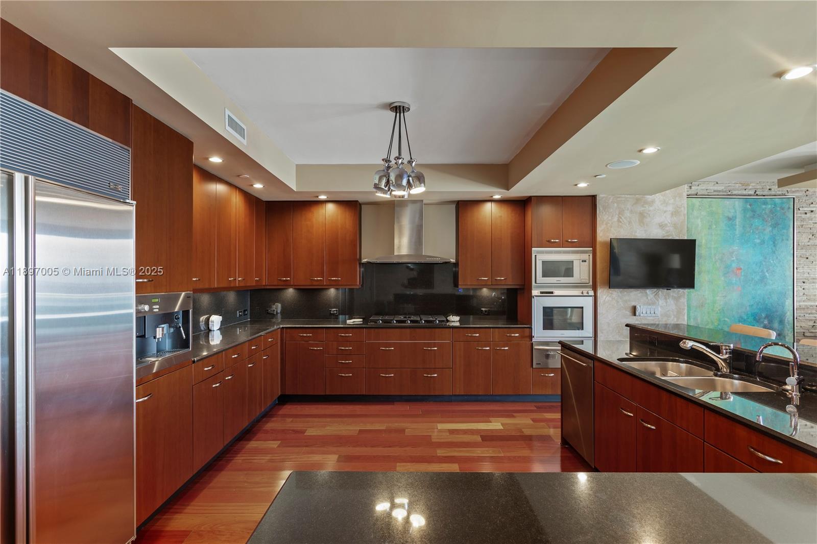 See details 2507 3 / 4 2840 sq. ft. $ 2025-10-15 0 Photo