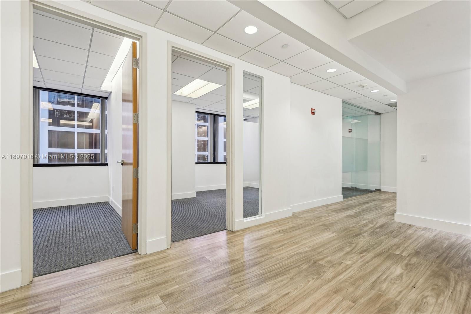 520A-D  /   кв.футов $ 2025-10-15 0 Фото