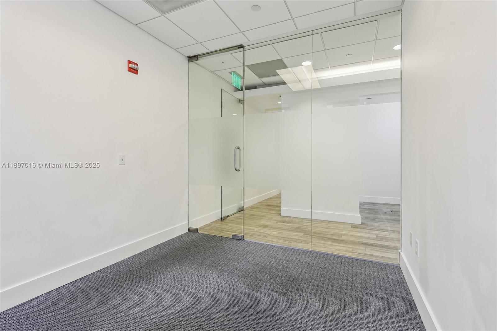 520A-D  /   кв.футов $ 2025-10-15 0 Фото