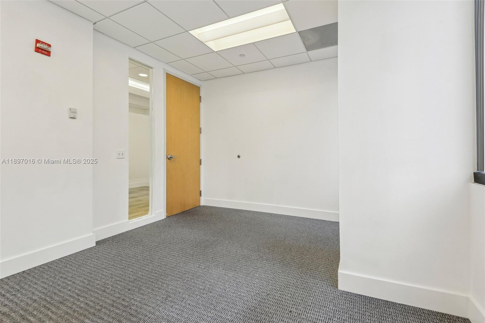 520A-D  /   кв.футов $ 2025-10-15 0 Фото