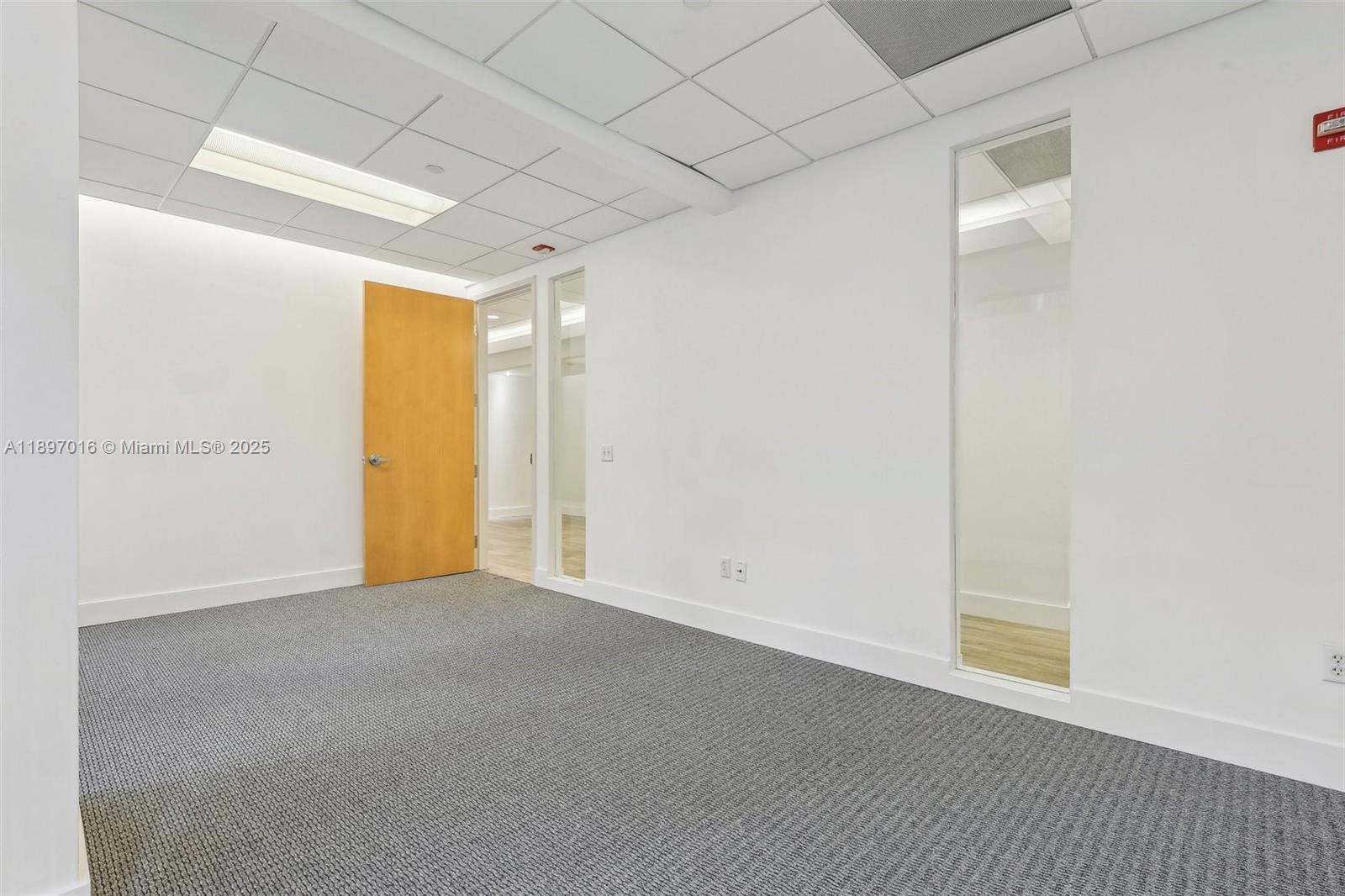 520A-D  /   кв.футов $ 2025-10-15 0 Фото