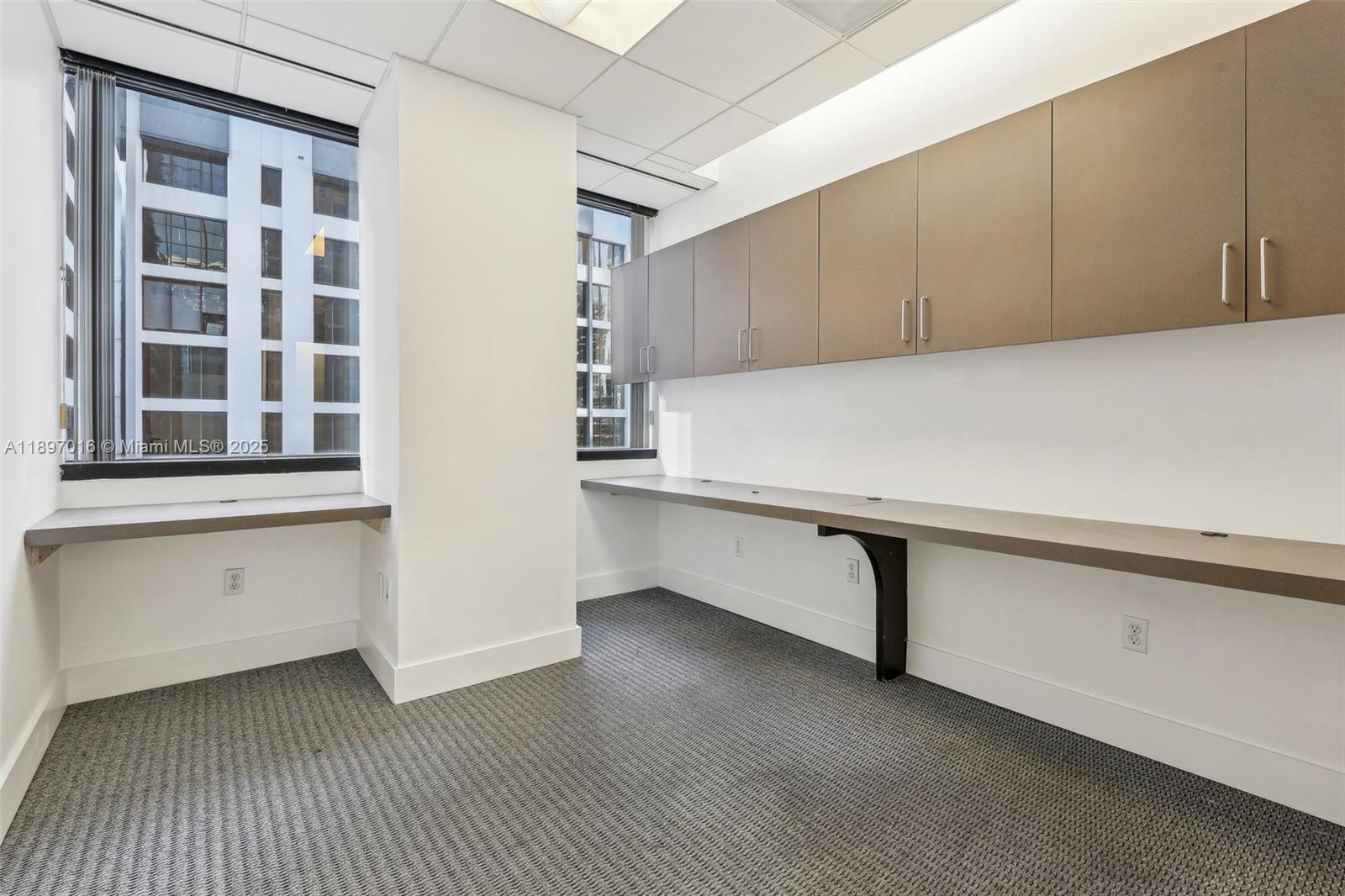 520A-D  /   кв.футов $ 2025-10-15 0 Фото