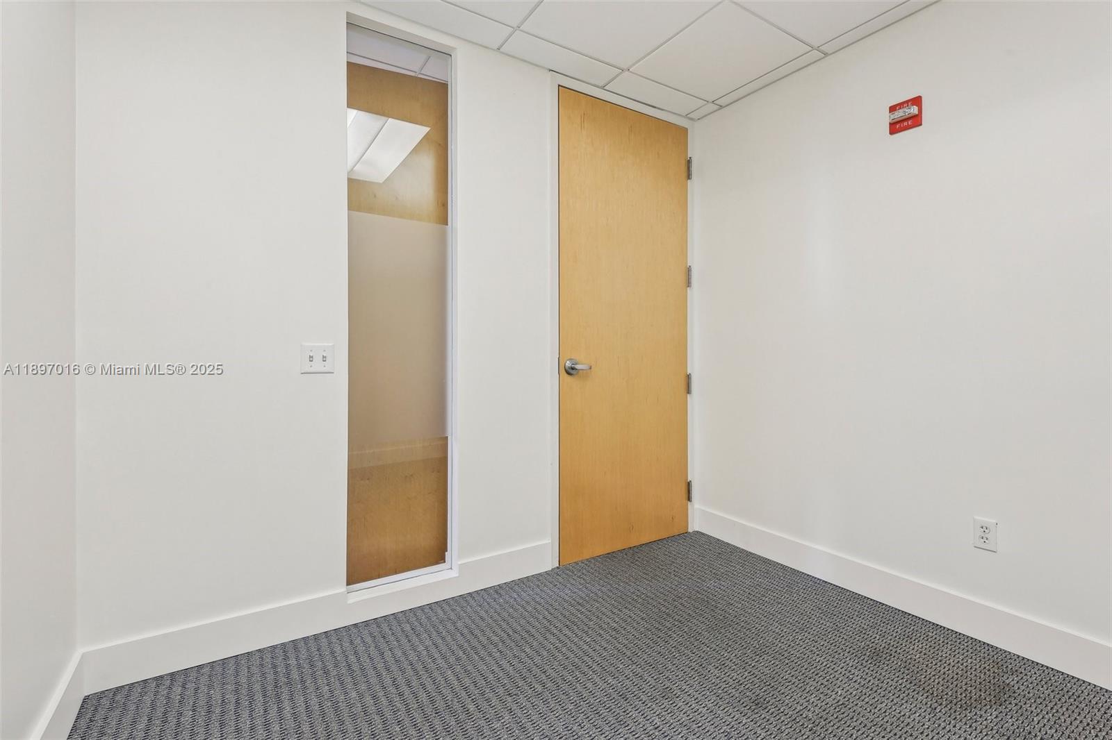 520A-D  /   кв.футов $ 2025-10-15 0 Фото