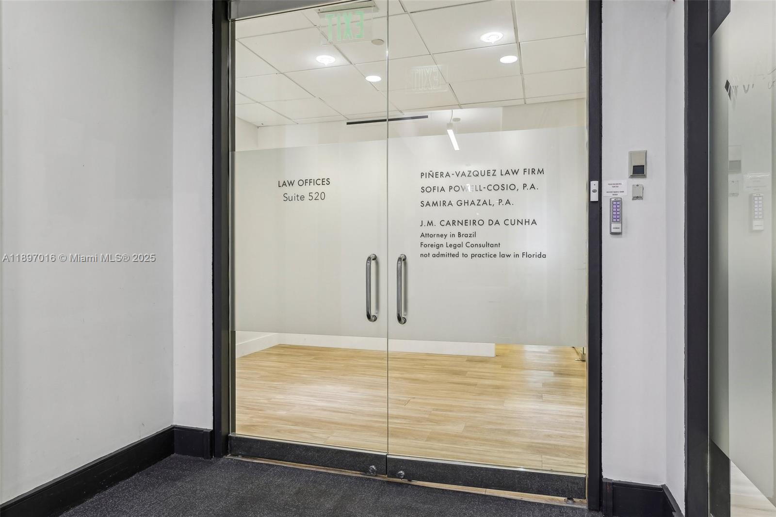 520A-D  /   кв.футов $ 2025-10-15 0 Фото