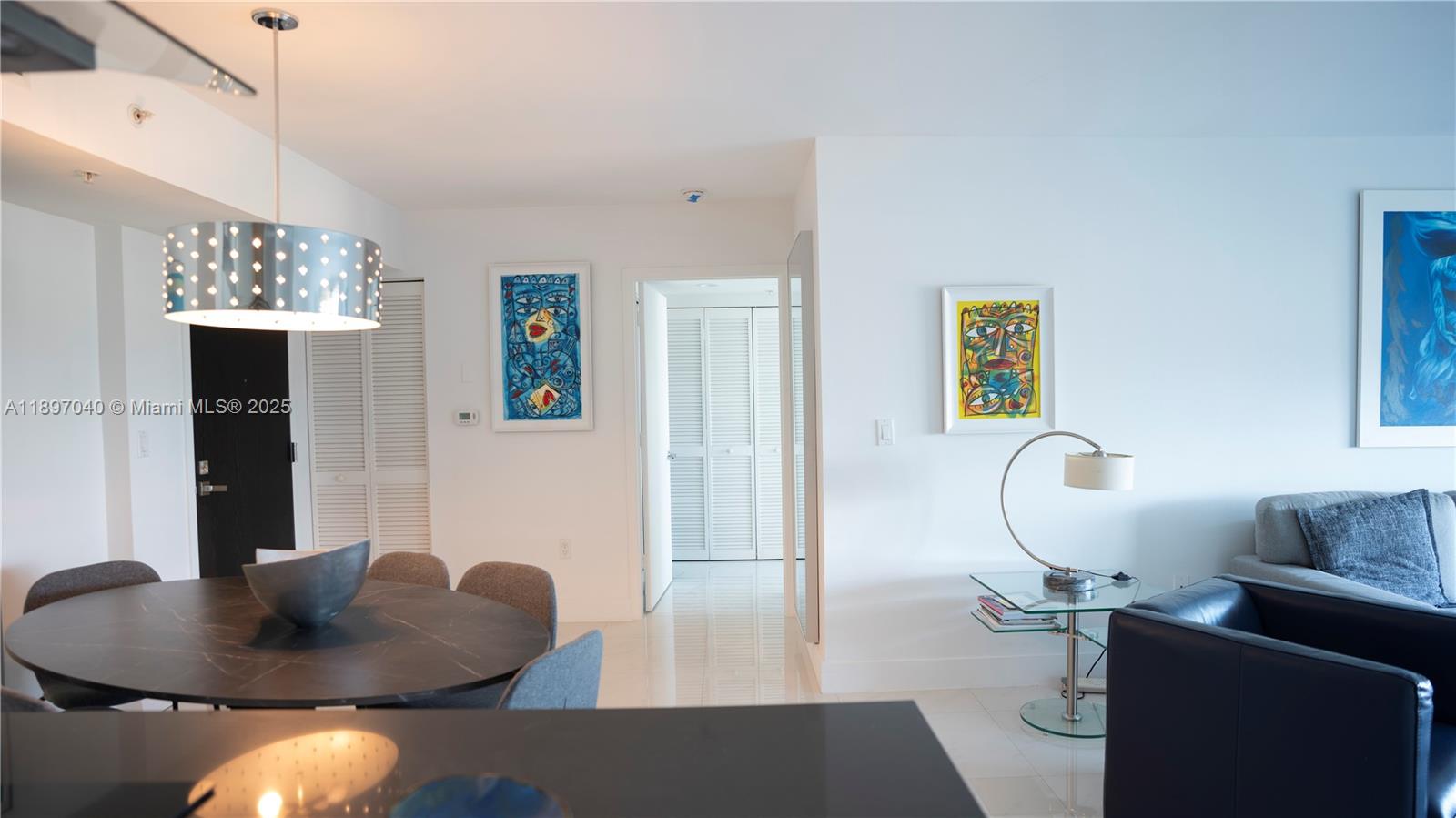 See details 90 2 / 2 1080 sq. ft. $ 2025-10-16 0 Photo
