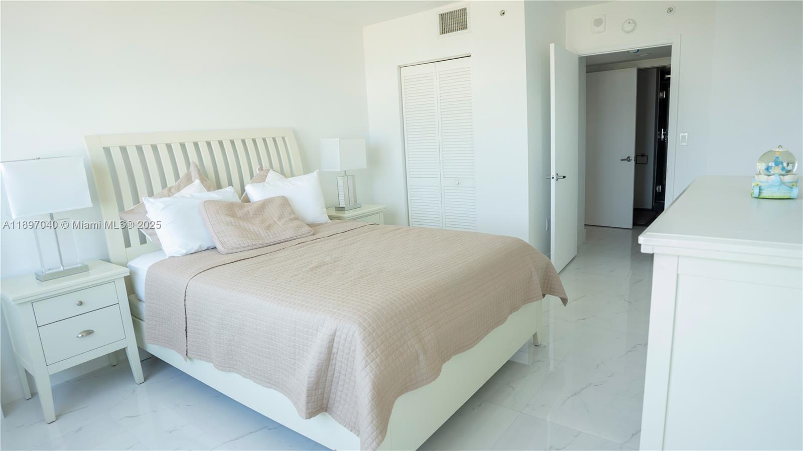 See details 90 2 / 2 1080 sq. ft. $ 2025-10-16 0 Photo