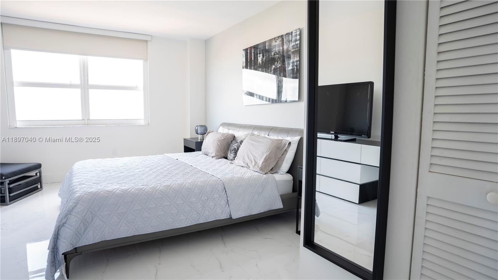 See details 90 2 / 2 1080 sq. ft. $ 2025-10-16 0 Photo