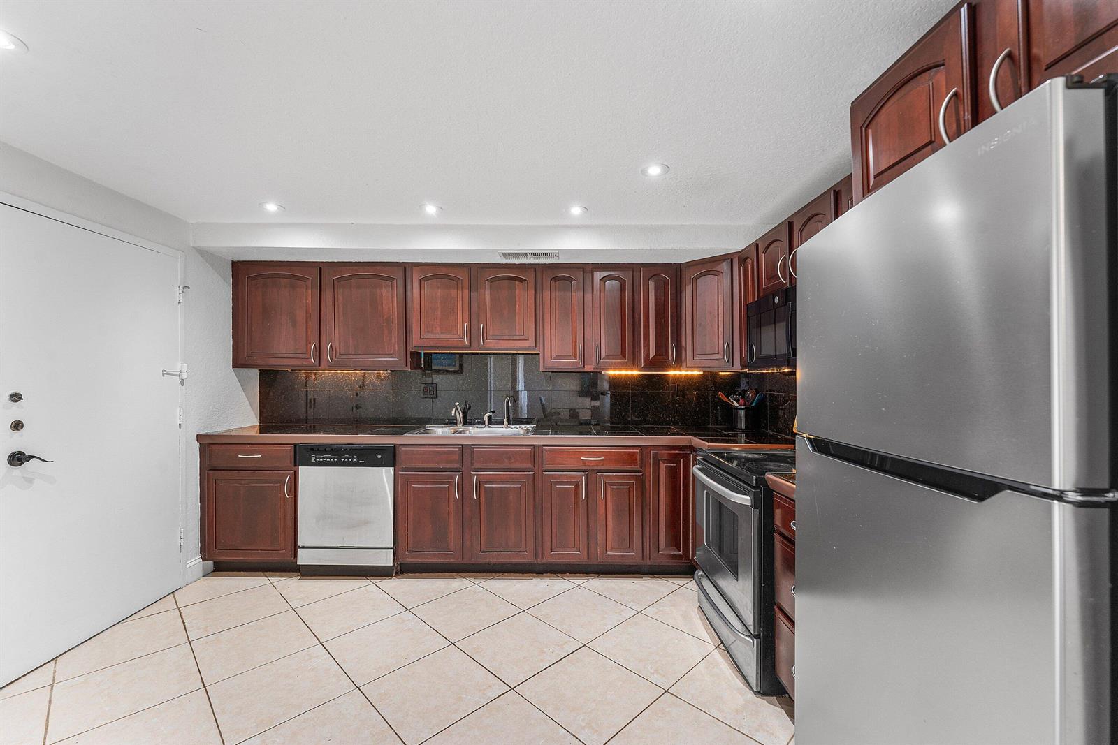 Photo of 1600 Ocean  #7h, Hollywood, Florida, 33019 - 006-1600SouthOceanDrive-7H-Hollywood-FL-