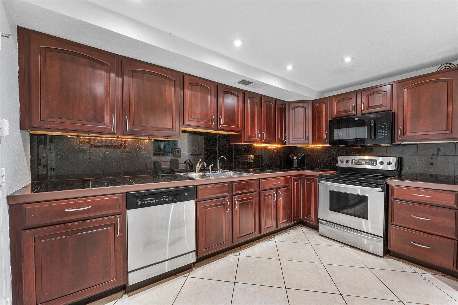 Photo of 1600 Ocean  #7h, Hollywood, Florida, 33019 - 007-1600SouthOceanDrive-7H-Hollywood-FL-