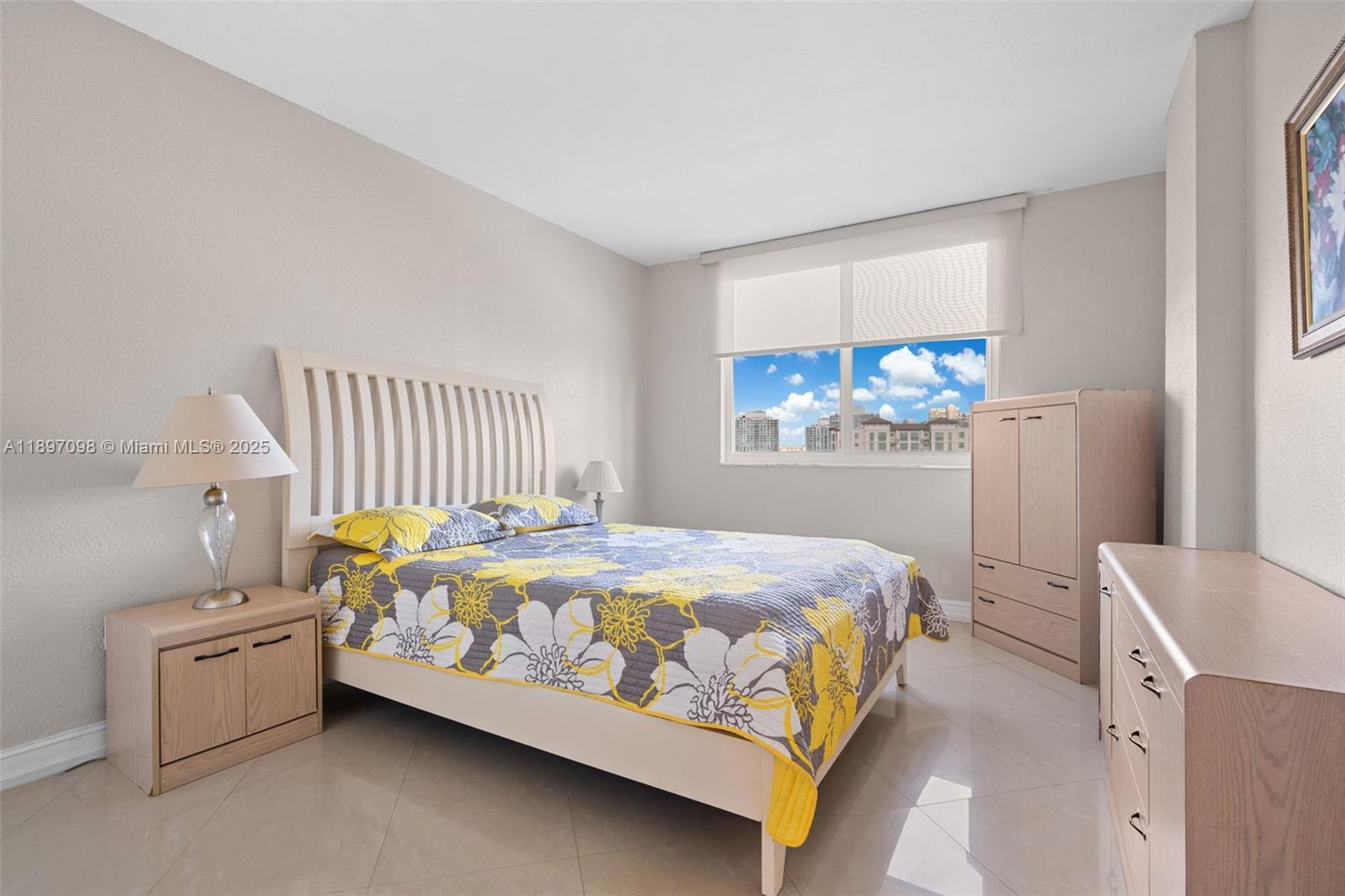 Ver detalles 1707 2 / 2 1350 sq. ft. $ 2025-10-16 0 foto