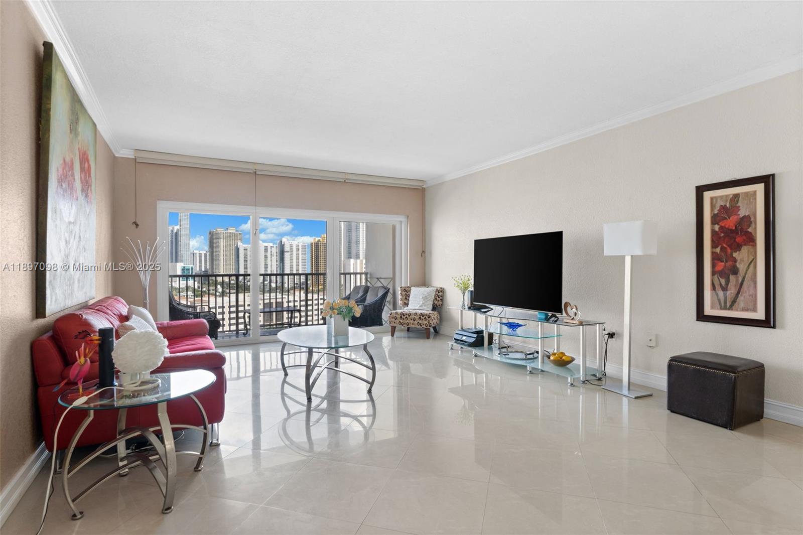 Ver detalles 1707 2 / 2 1350 sq. ft. $ 2025-10-16 0 foto