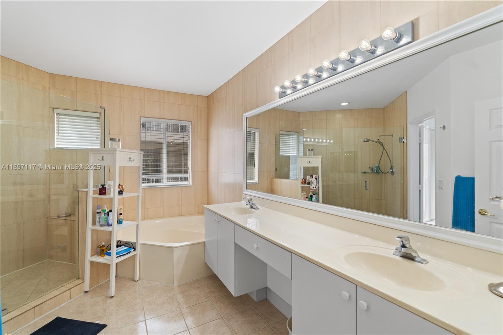 Photo of 21396 Marina Cove Cir (21396), Aventura, Florida, 33180 -