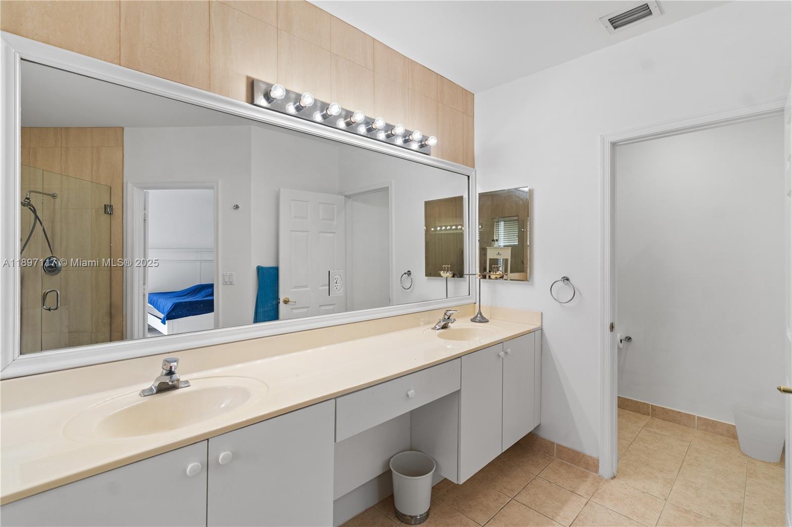 Photo of 21396 Marina Cove Cir (21396), Aventura, Florida, 33180 -