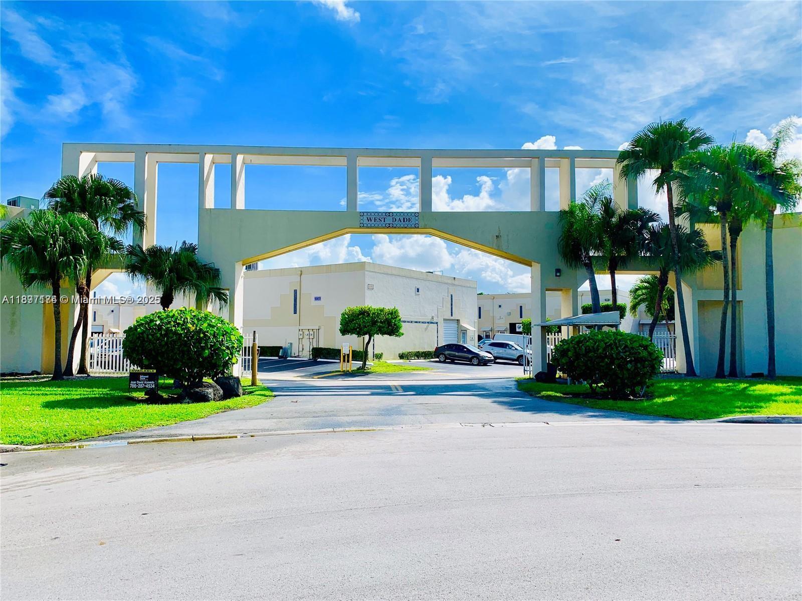 See details E106 / sq. ft. $ 2025-10-17 0 Photo
