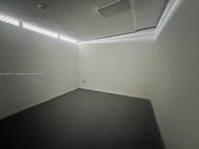 See details E106 / sq. ft. $ 2025-10-17 0 Photo