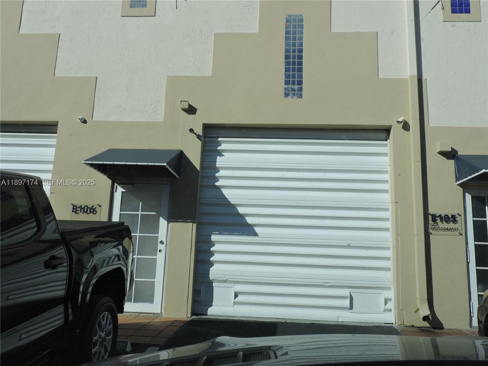 E106  /   sq. ft. $ 2025-10-30 0 foto